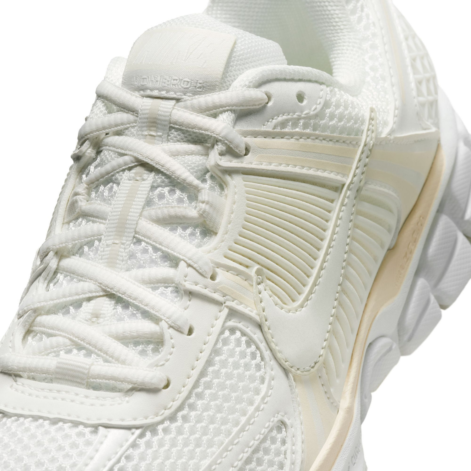 Nike Zoom Vomero 5 image number null