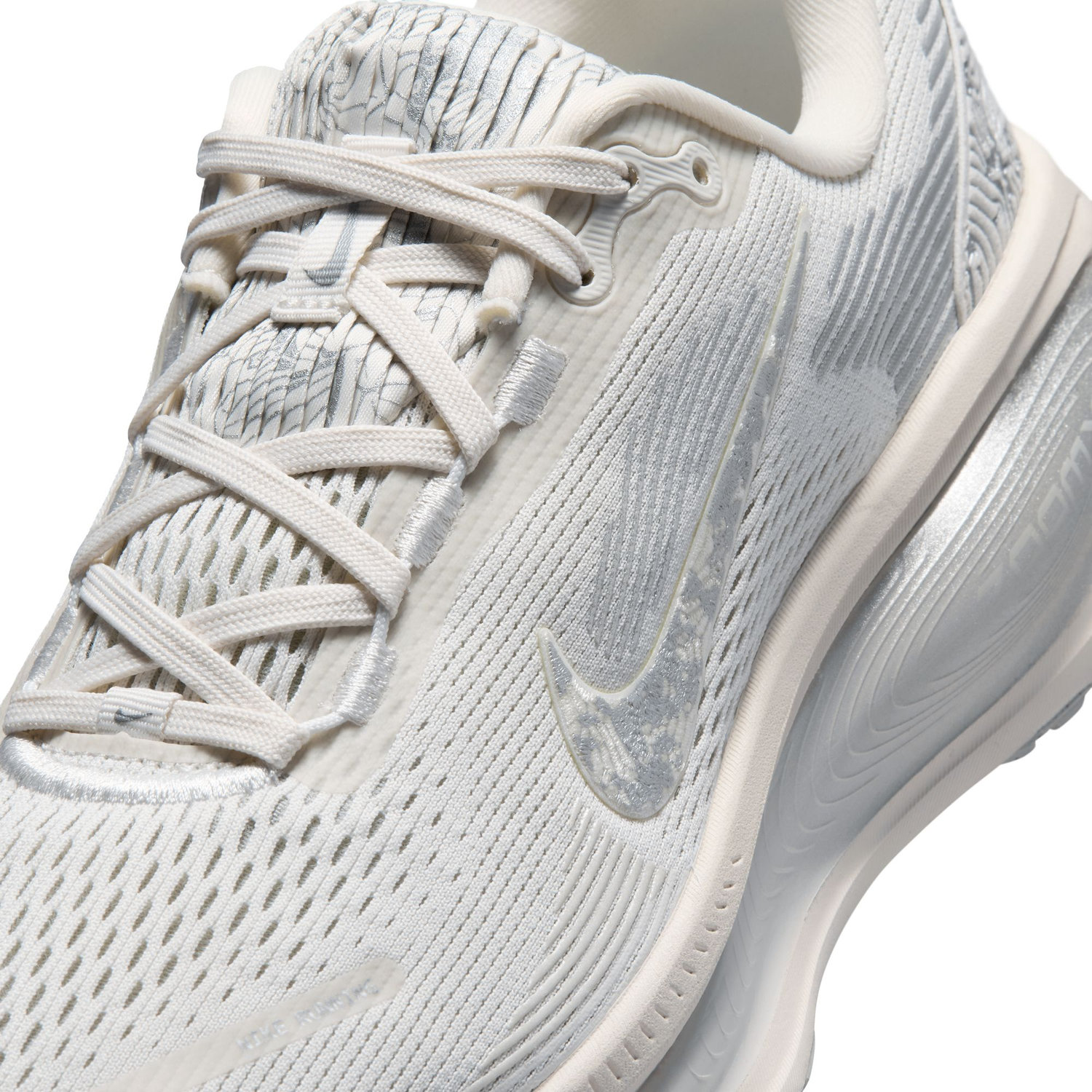 W NIKE VOMERO 18 SE image number null