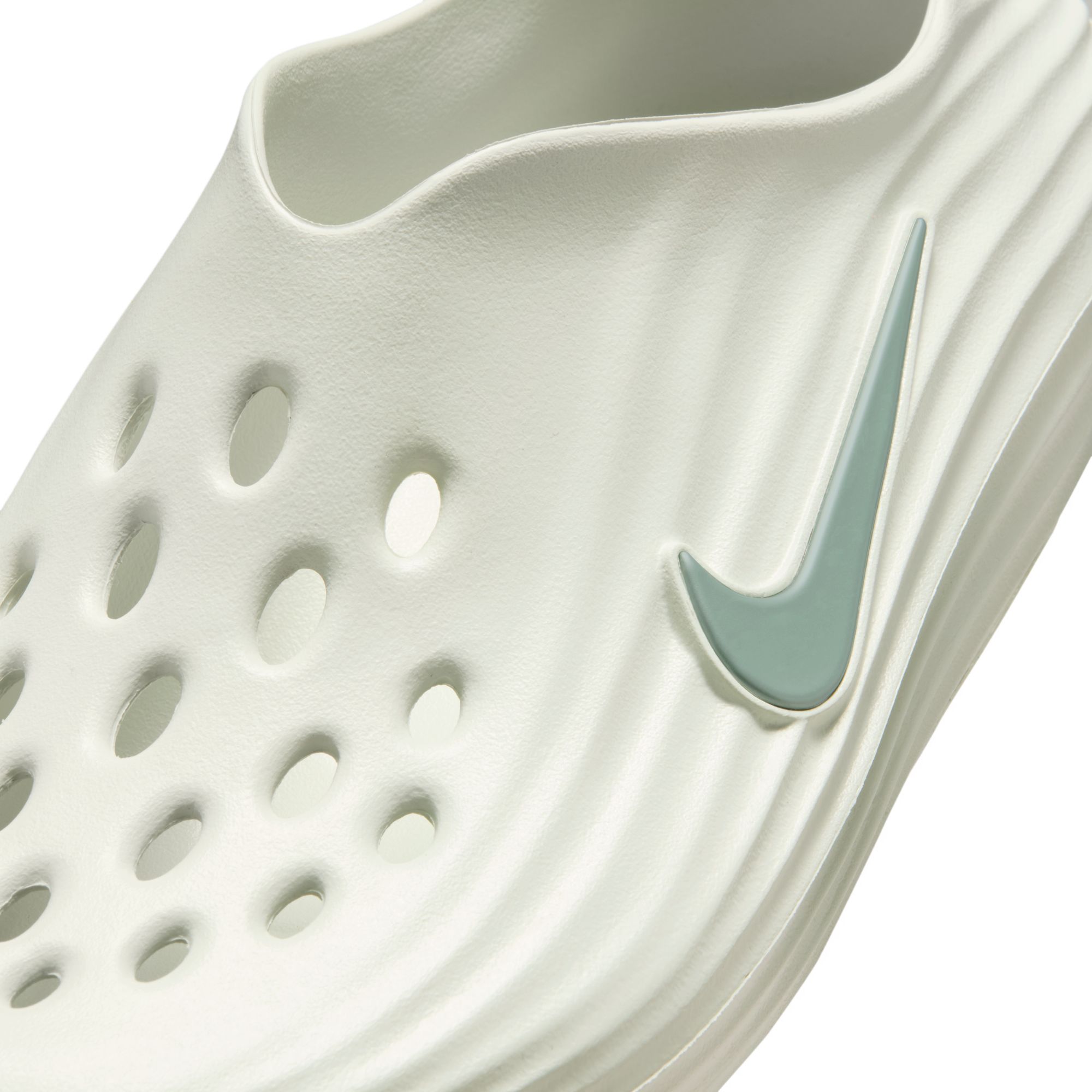 Nike ReactX Rejuven8 image number null