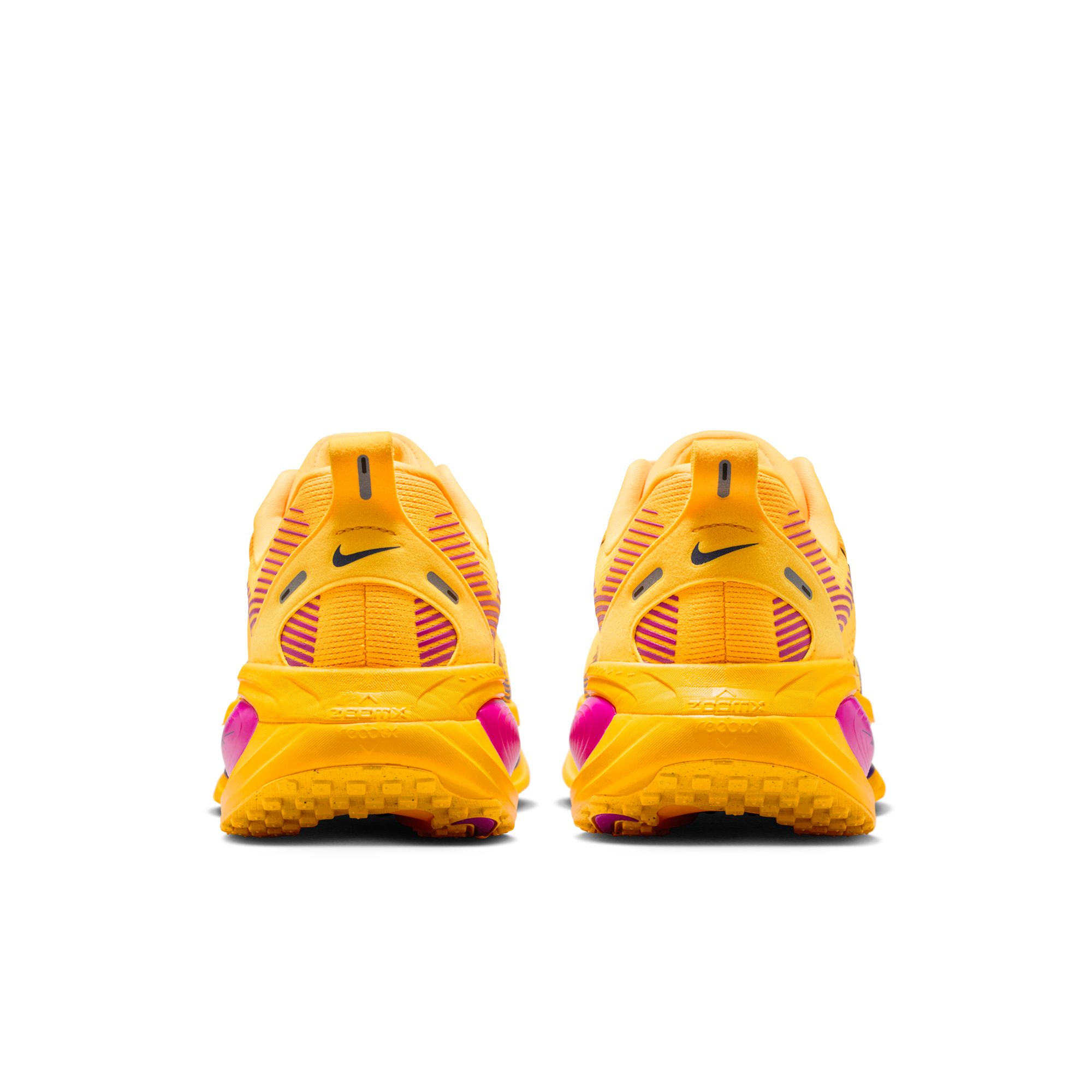 Nike Vomero 18 image number null