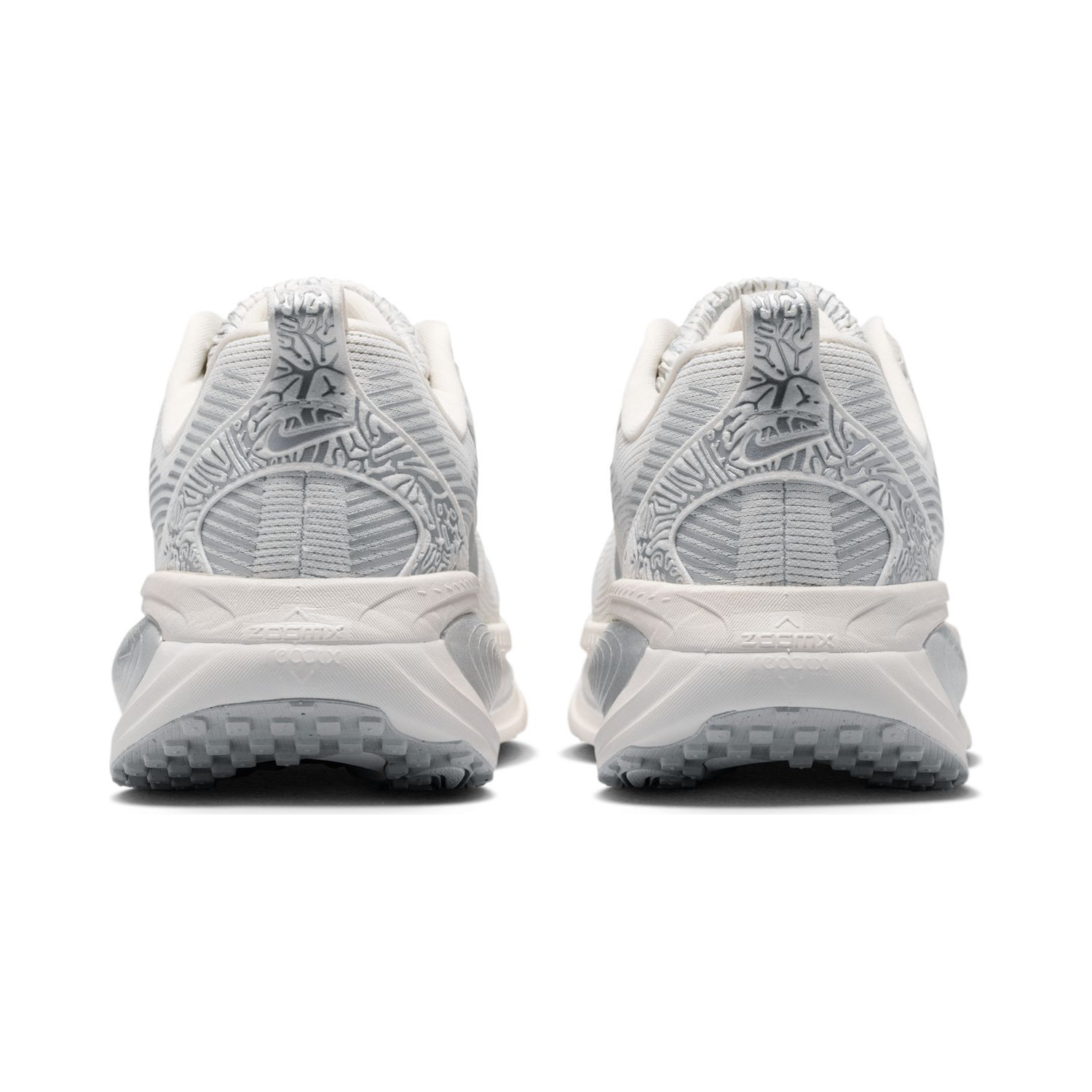 W NIKE VOMERO 18 SE image number null