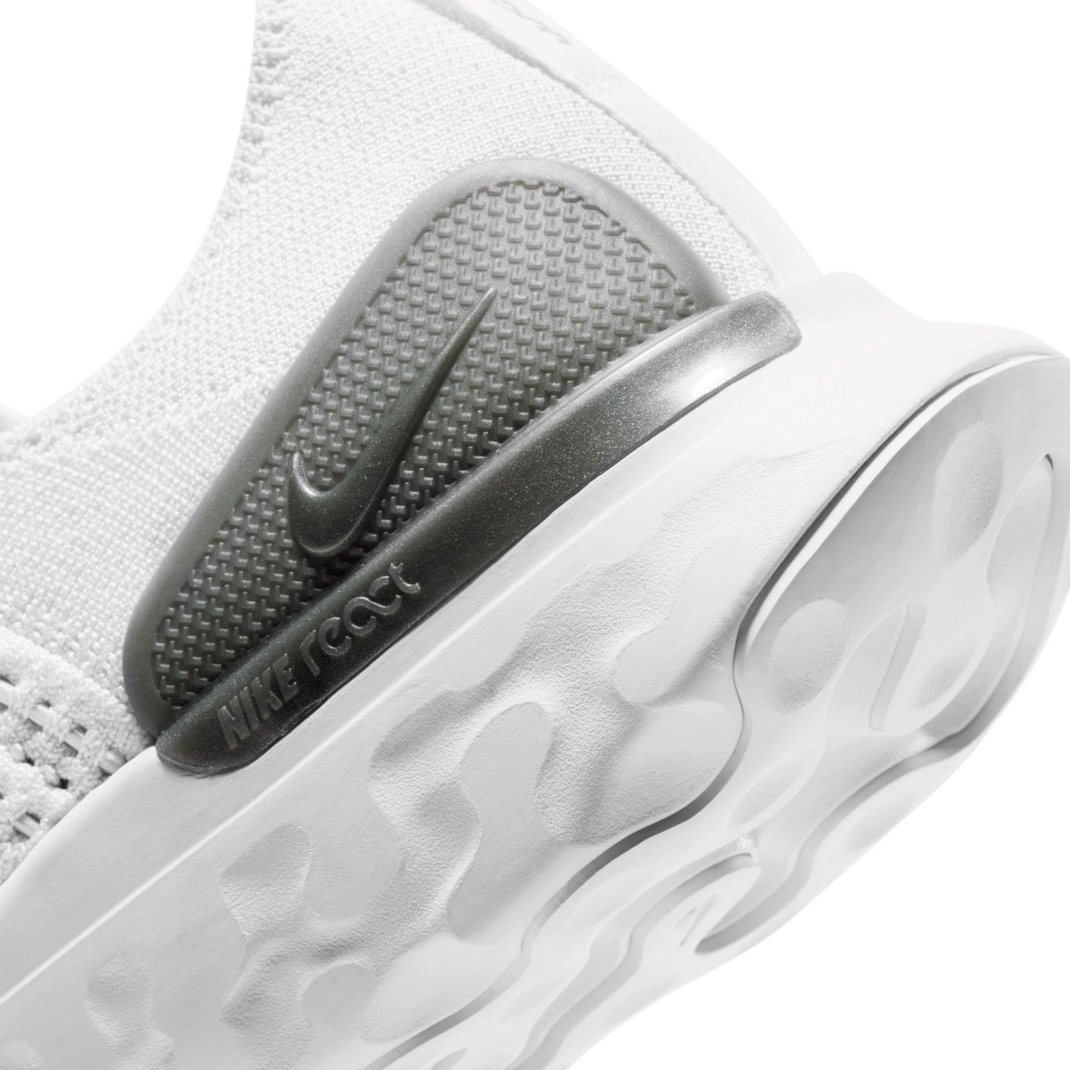 NIKE REACT PHANTOM RUN FLYKNIT 2 image number null