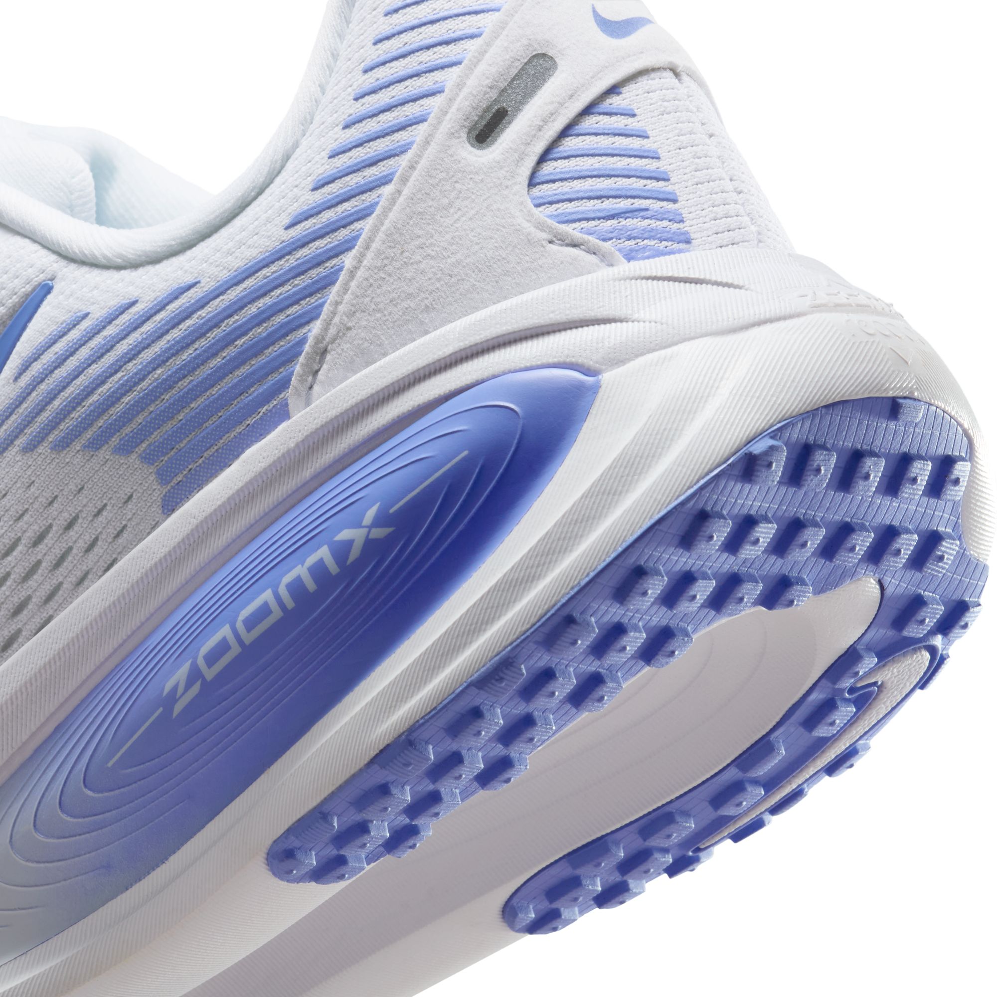 W NIKE VOMERO 18 image number null