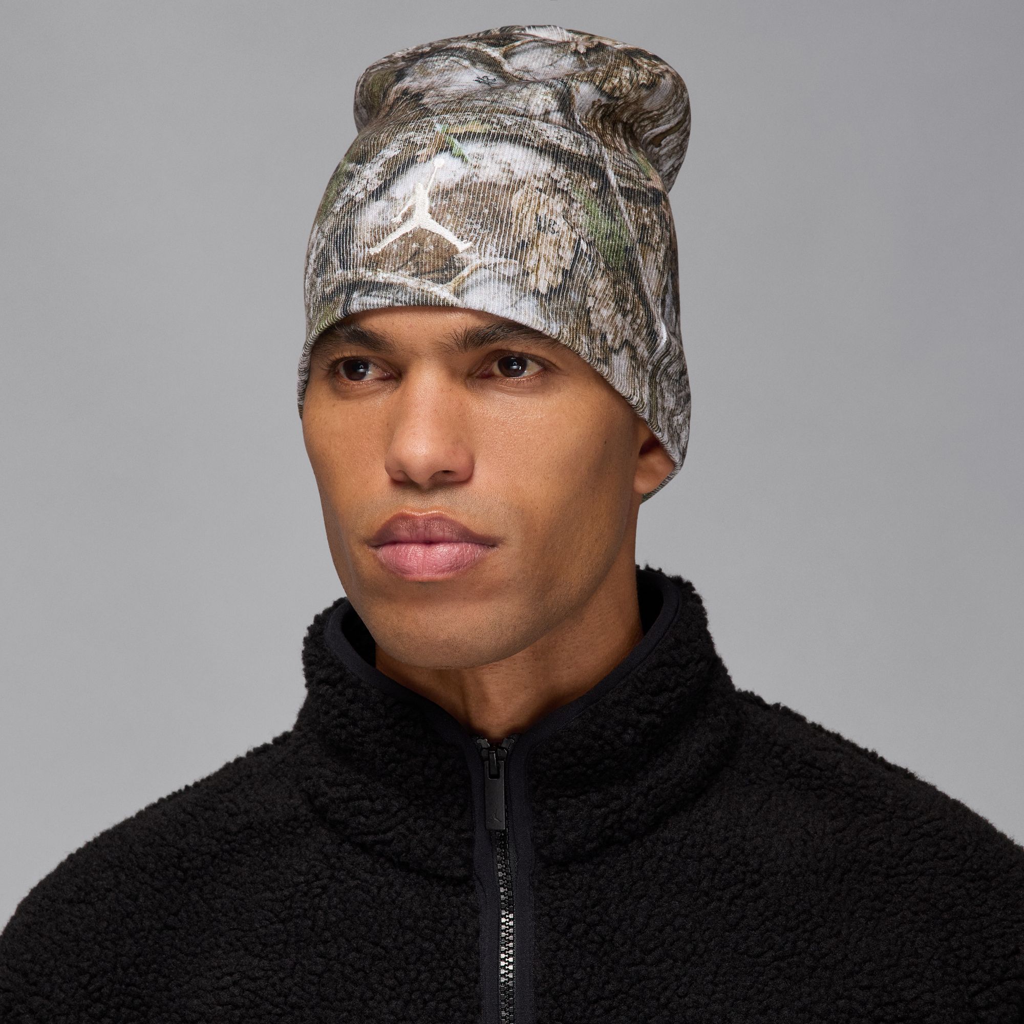 U J PEAK BEANIE BRK RLT GFX