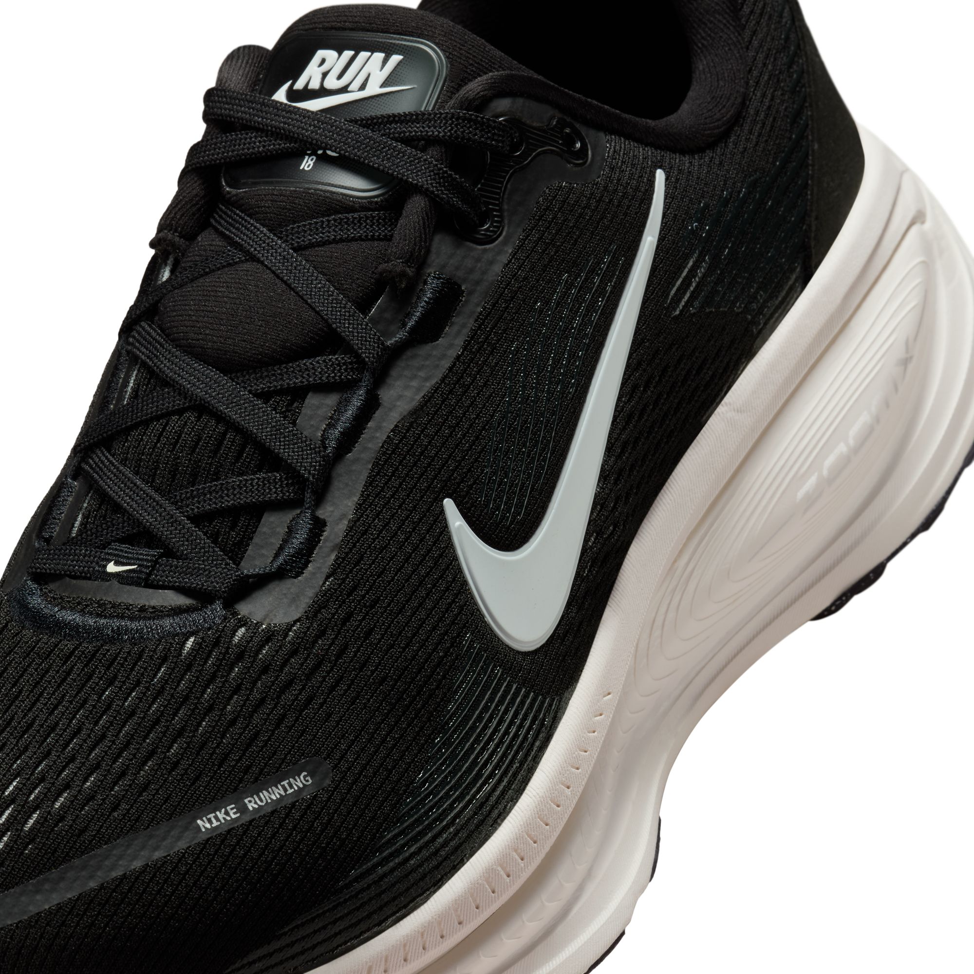 NIKE VOMERO 18 image number null
