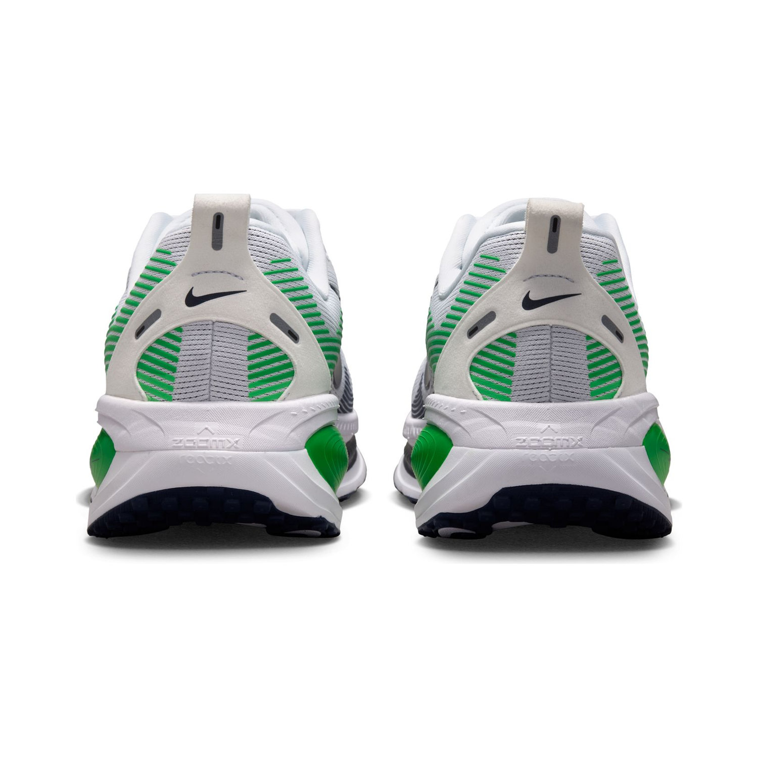 NIKE VOMERO 18 image number null