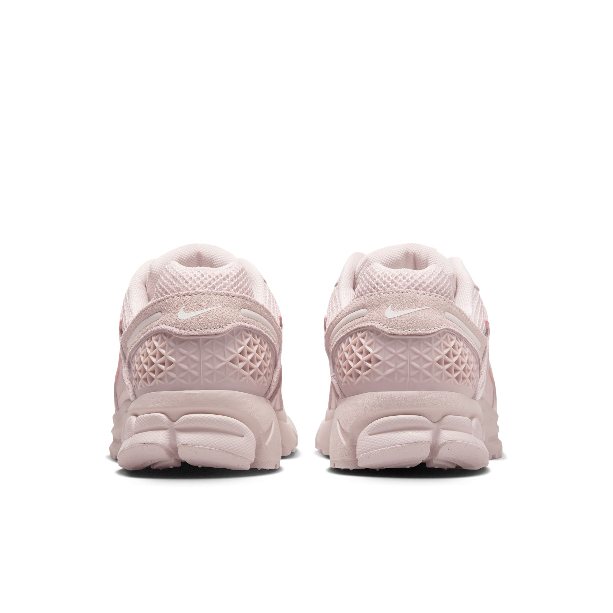 NIKE ZOOM VOMERO 5 image number null