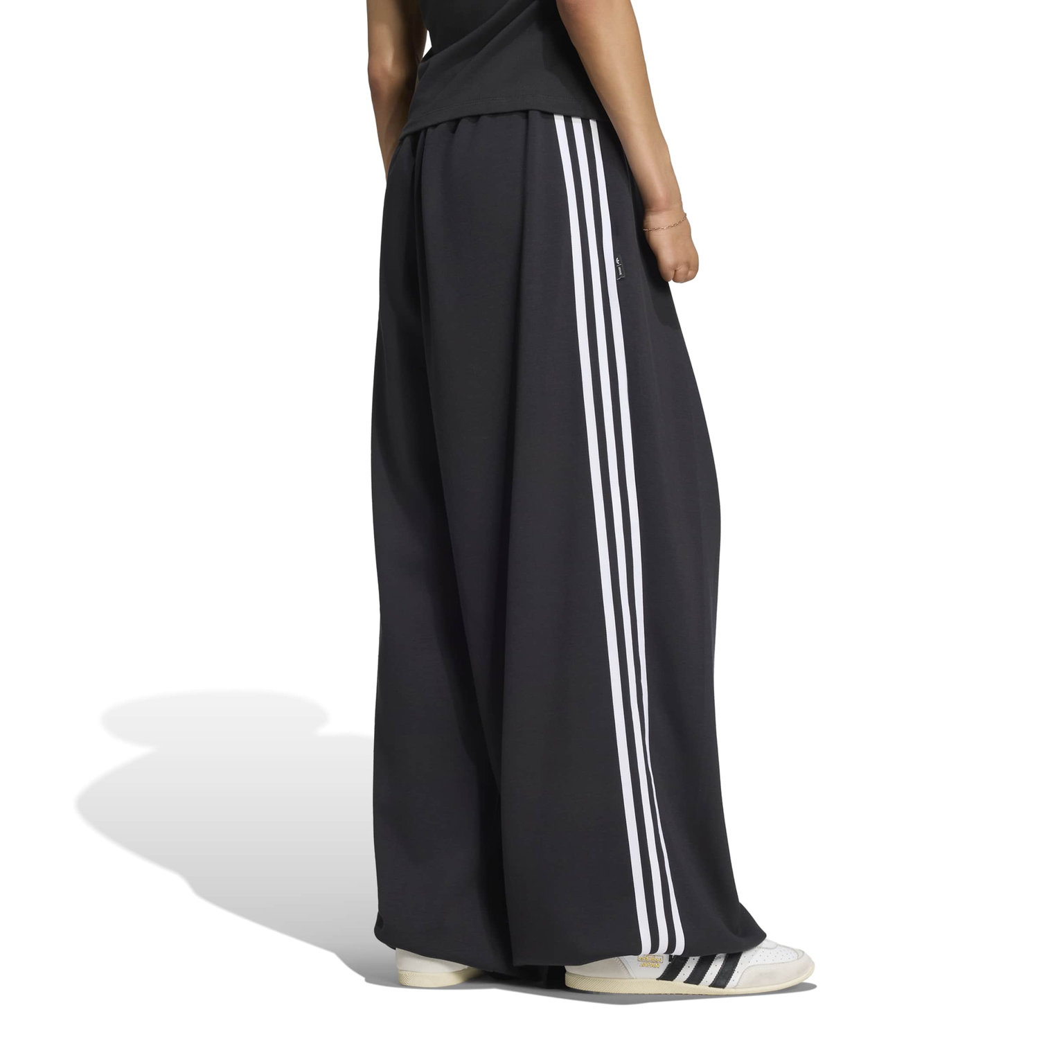 ADILUNA SEASON 2 x JENNIE PLEATED TRACK image number null