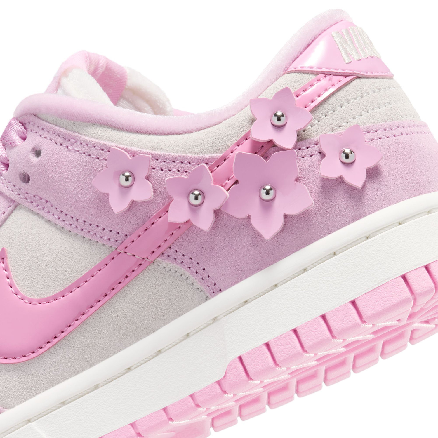 WMNS NIKE DUNK LOW SE FEMME image number null