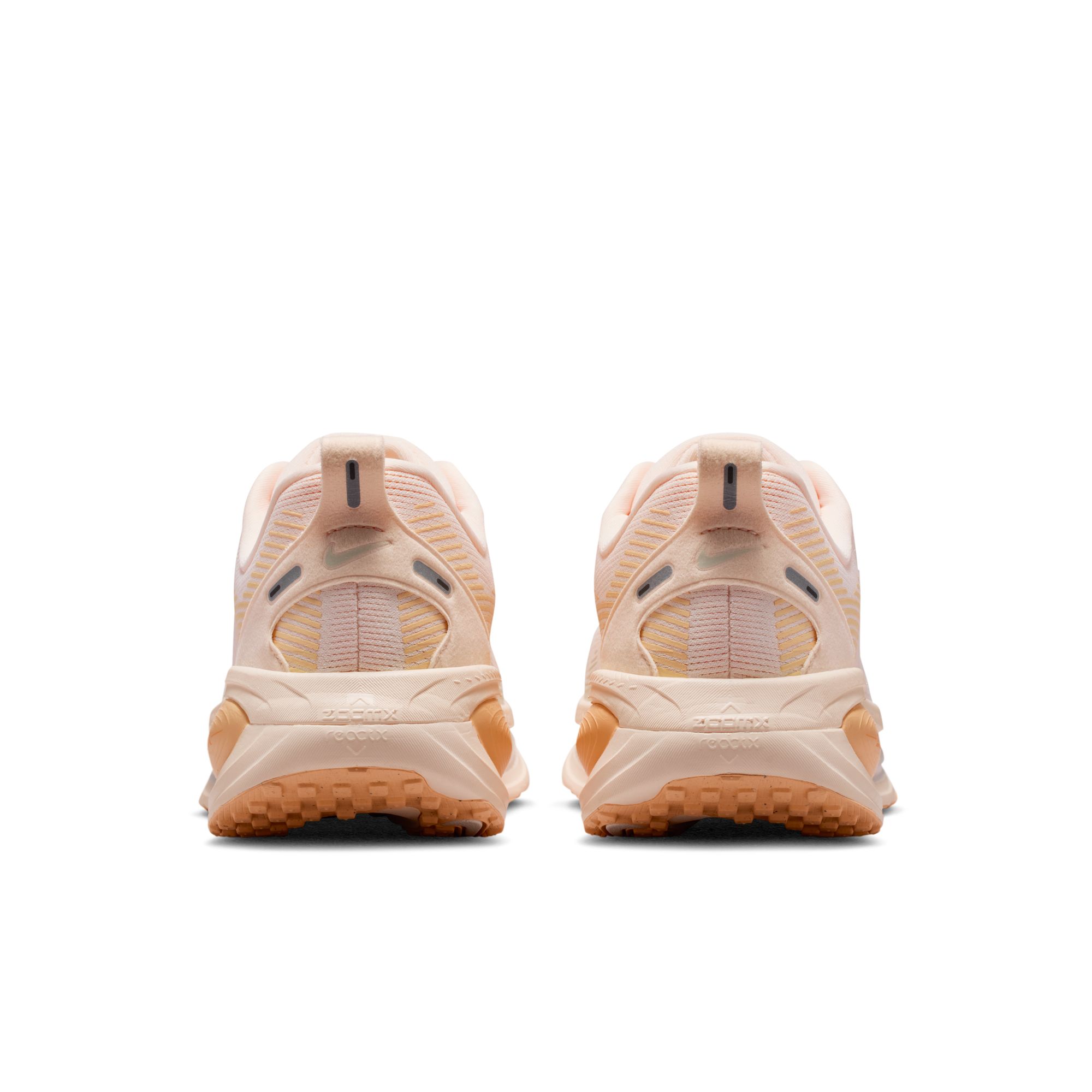 W NIKE VOMERO 18 image number null