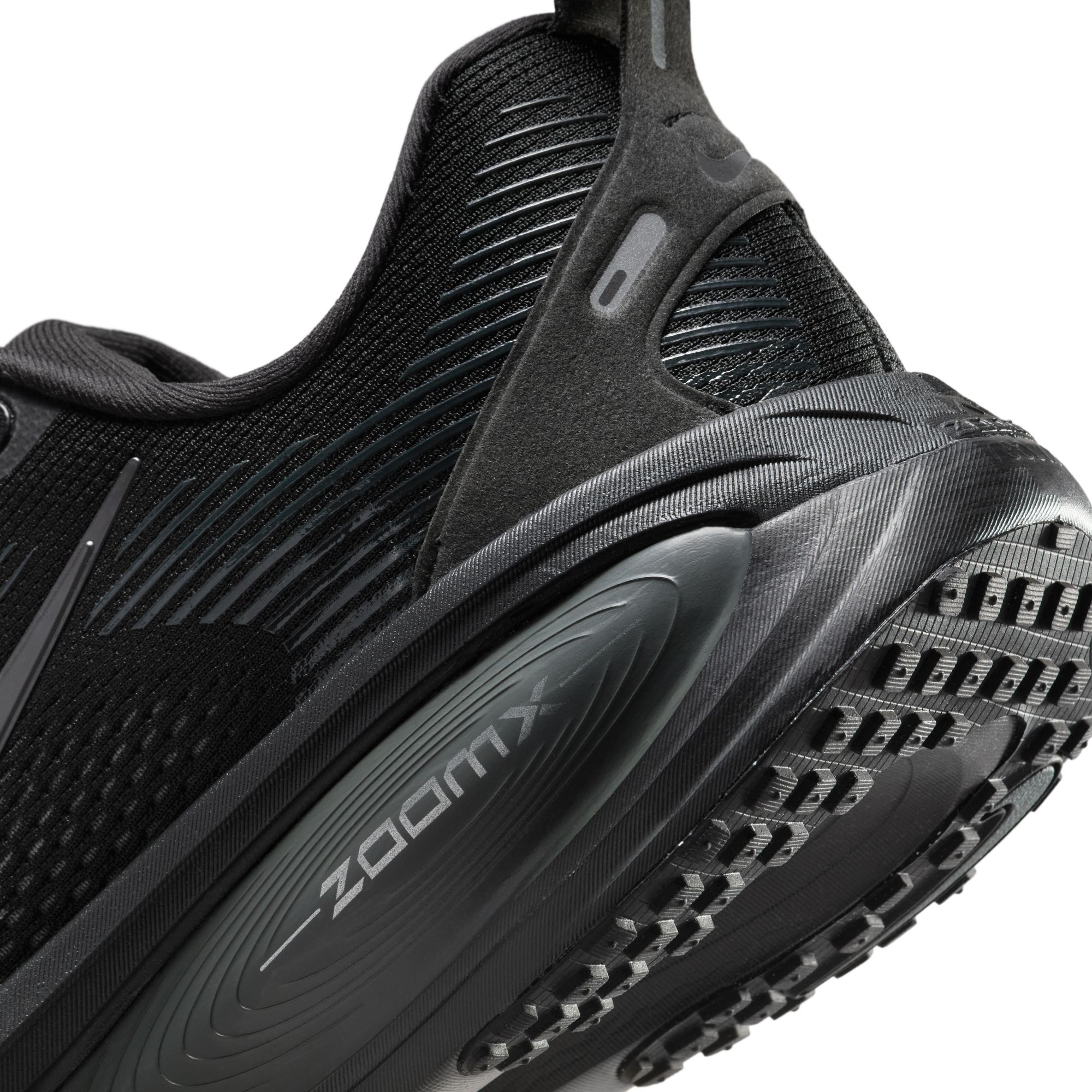 Nike Vomero 18 image number null
