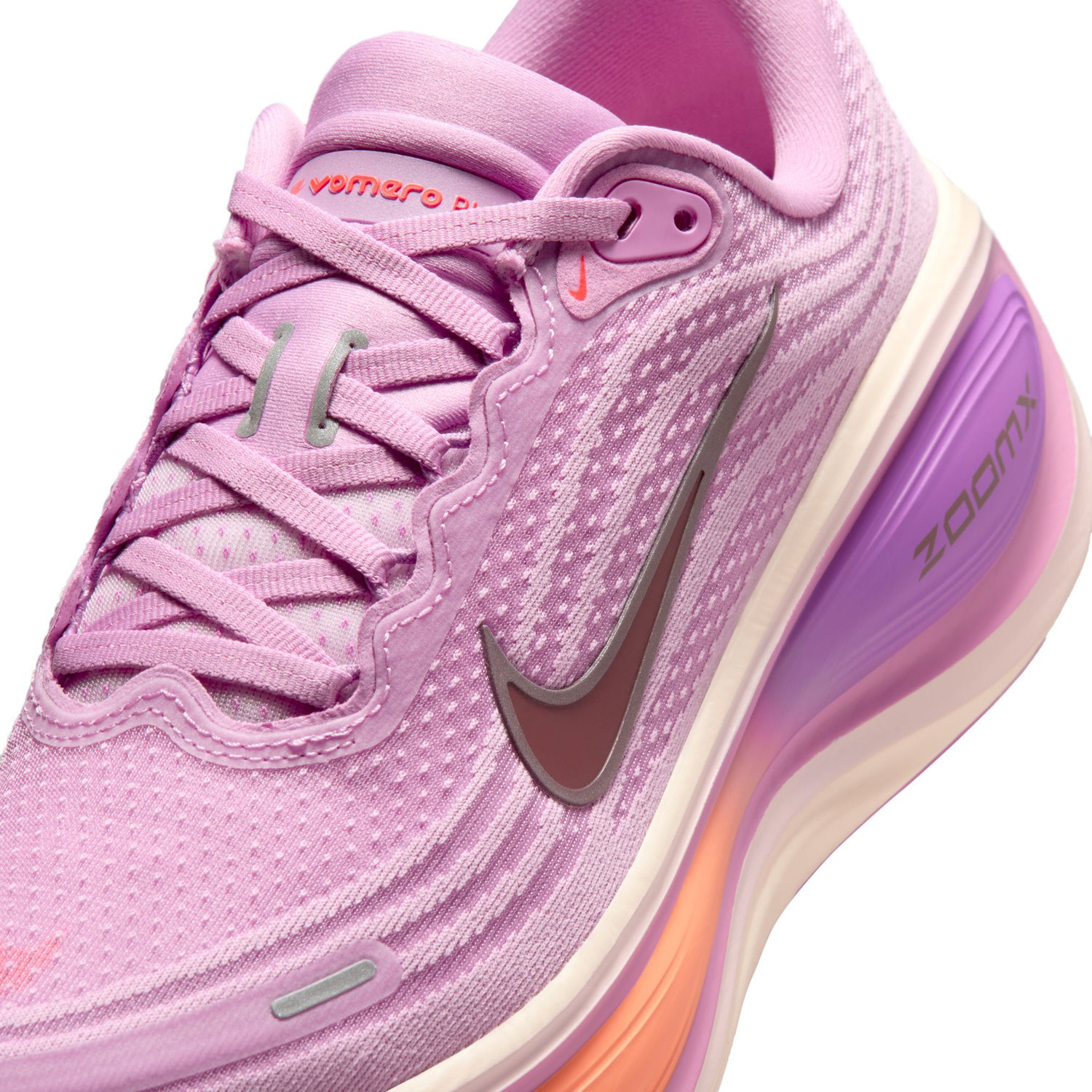Nike Vomero Plus image number null