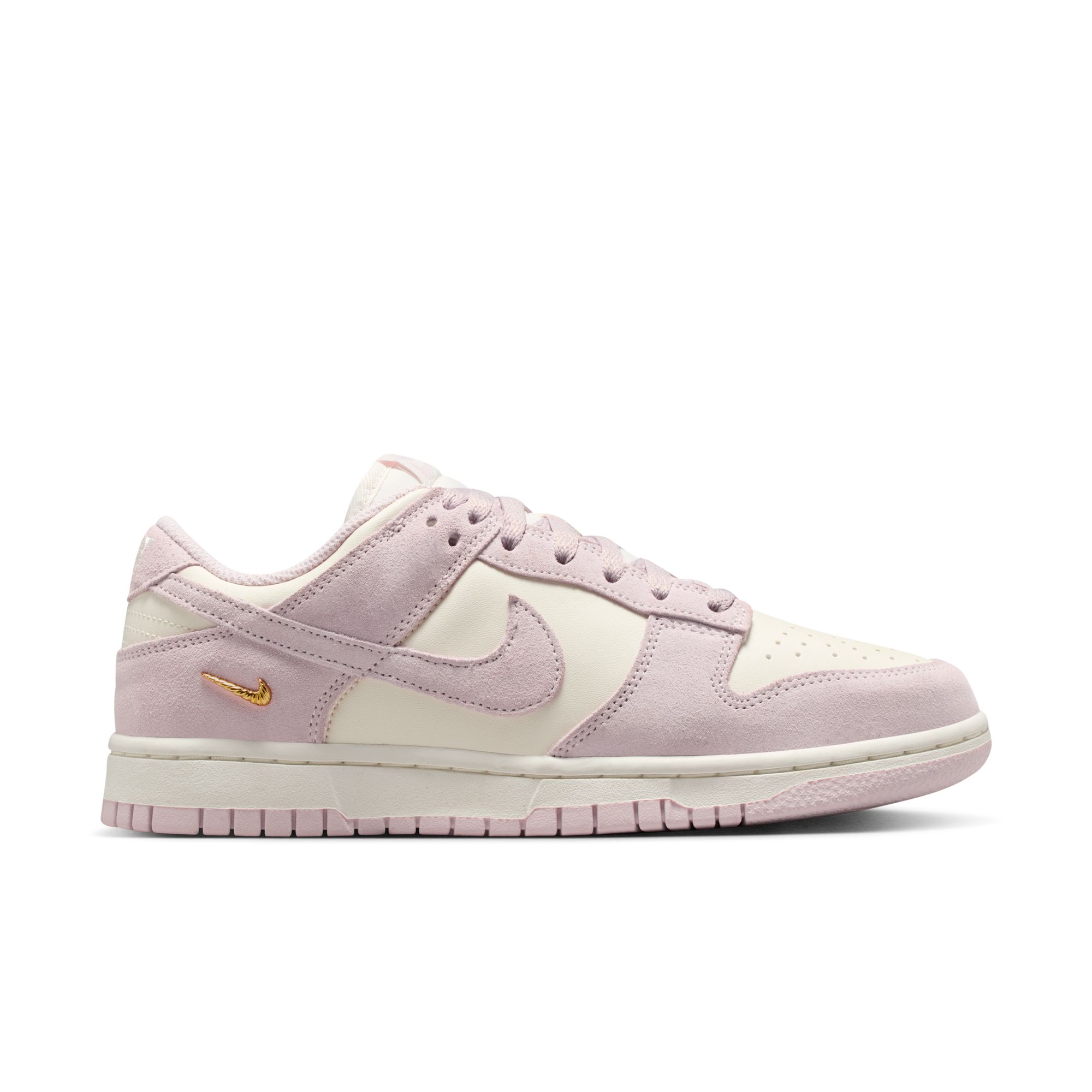 Nike Dunk Low Suede image number null