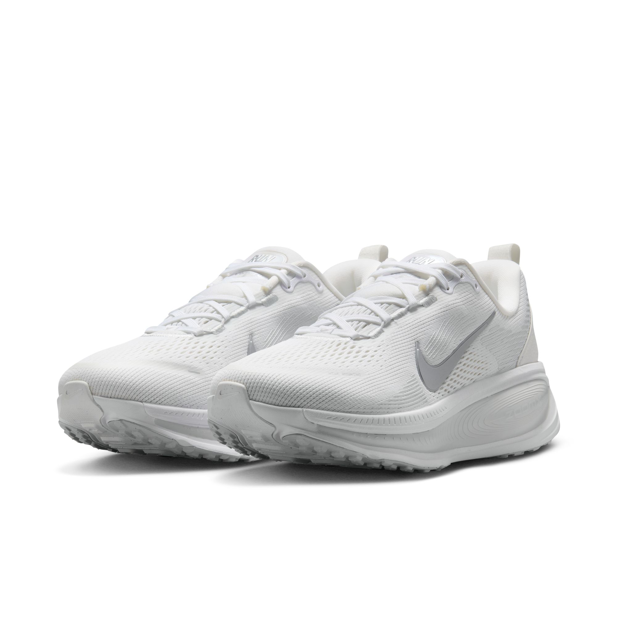 Nike Vomero 18 image number null