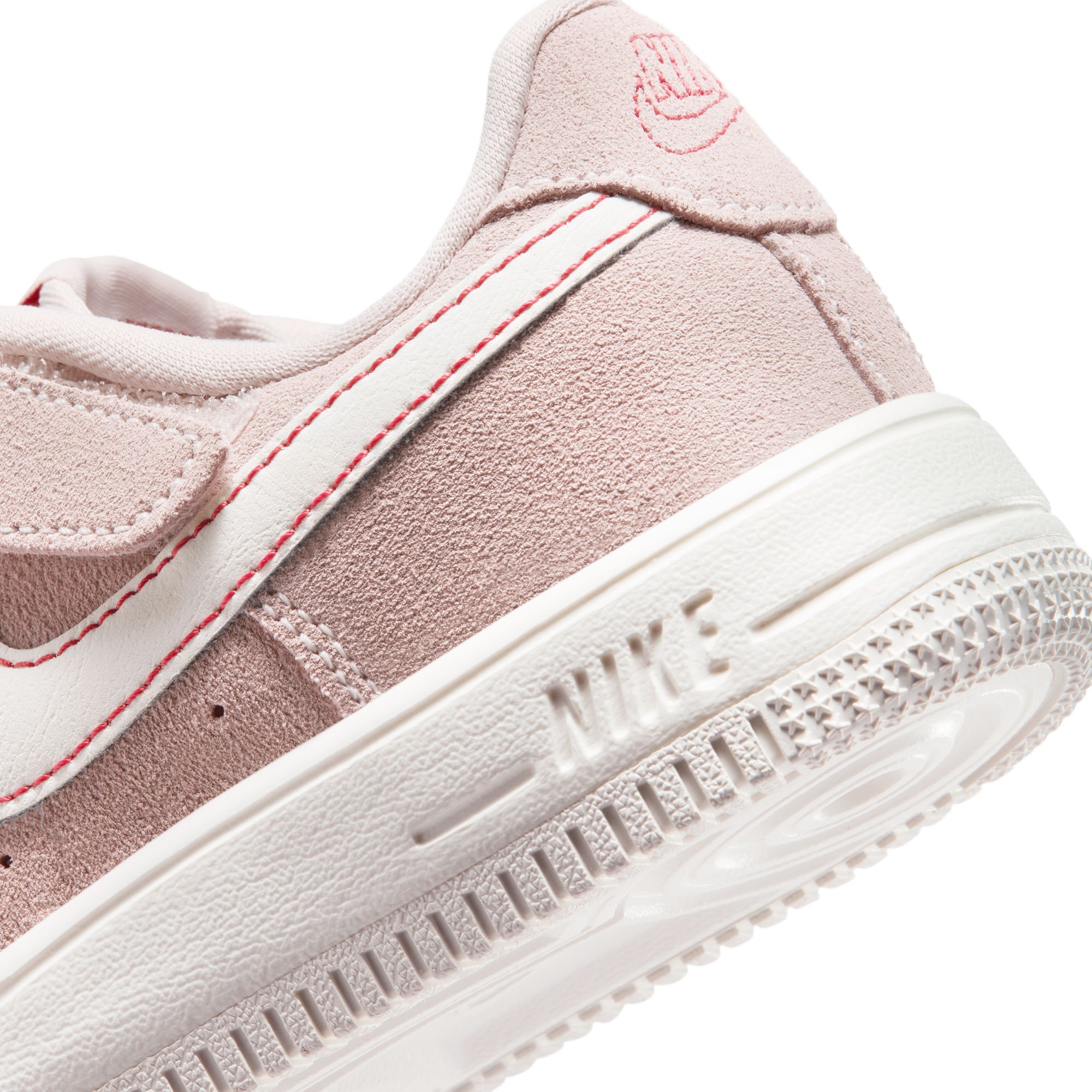 Nike Force 1 Low LV8 EasyOn image number null