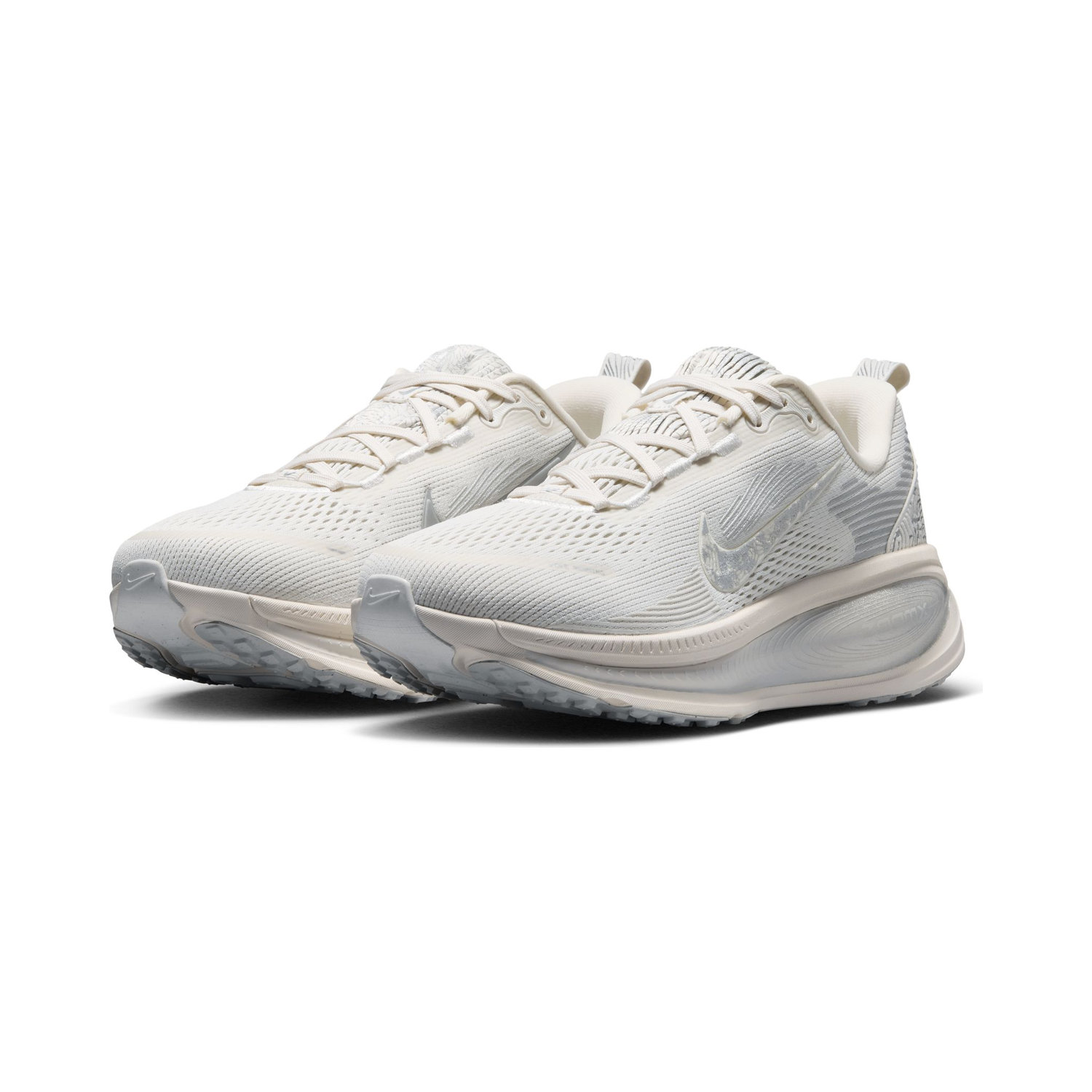W NIKE VOMERO 18 SE image number null