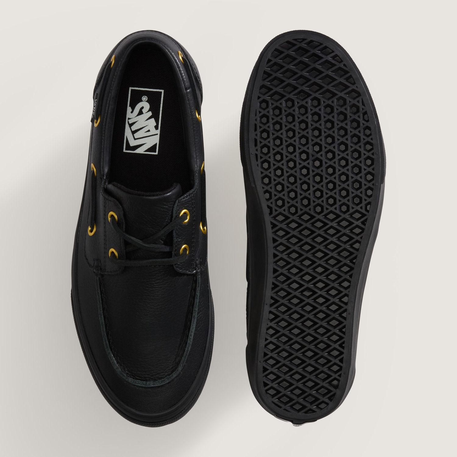 2-EYELET BOAT SHOE image number null