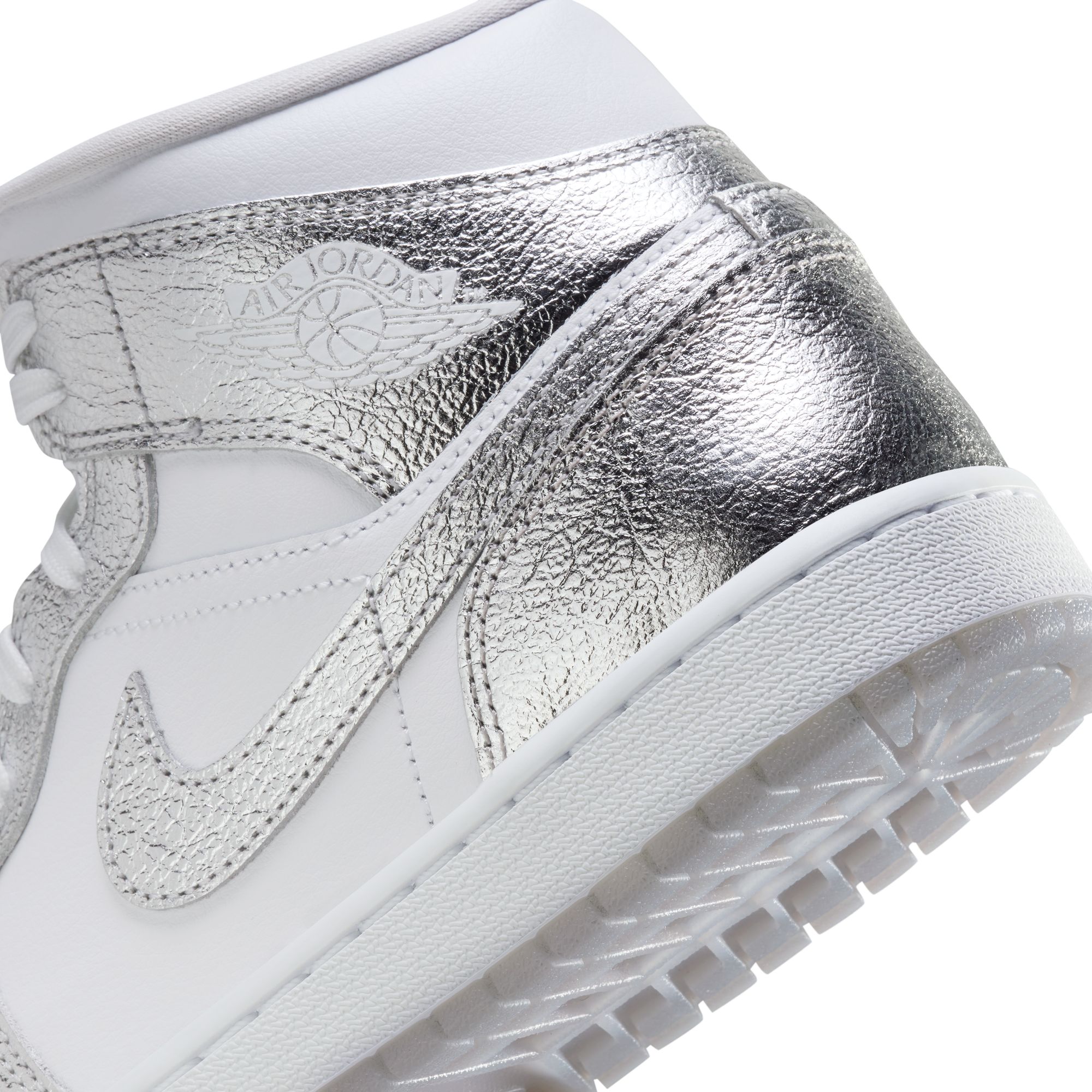WMNS AIR JORDAN 1 MID SE image number null