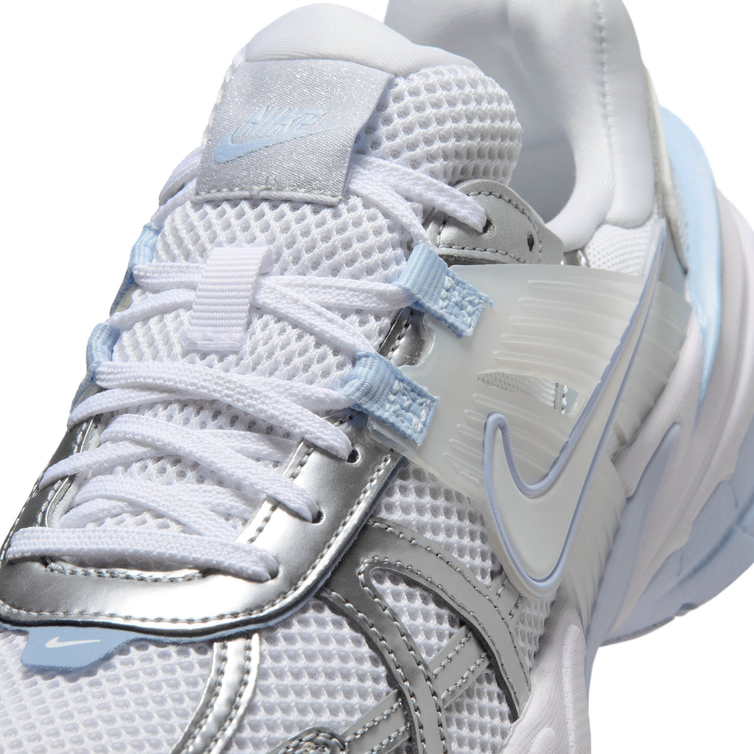 W NIKE V2K RUN image number null