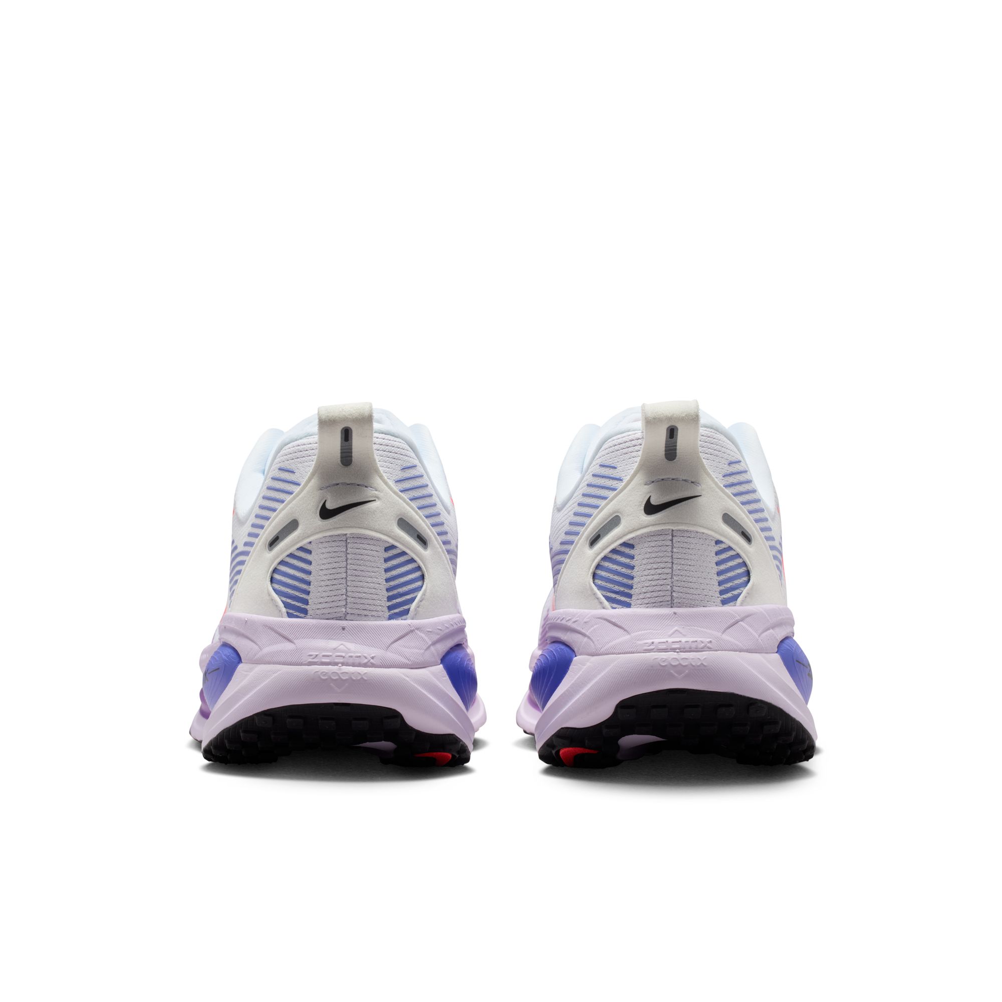 Nike Vomero 18 image number null