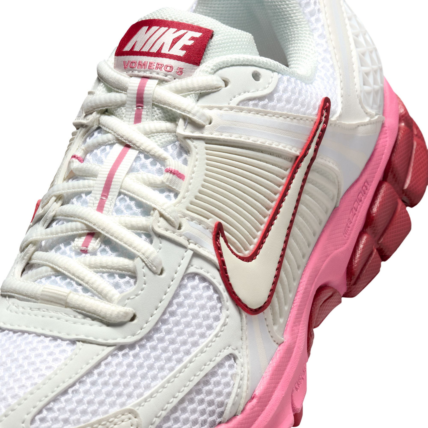 W NIKE ZOOM VOMERO 5 image number null