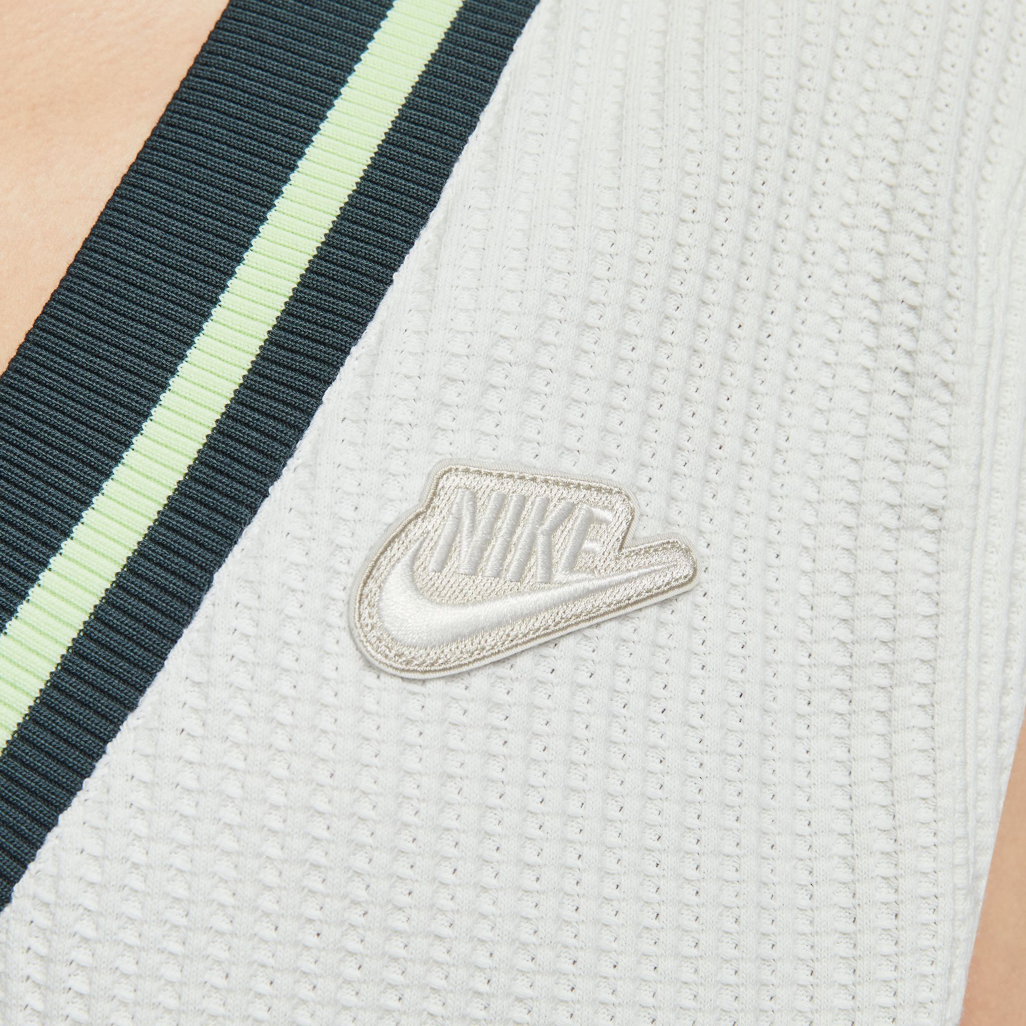 AS W NSW WAFFLE KNIT VEST PREP image number null