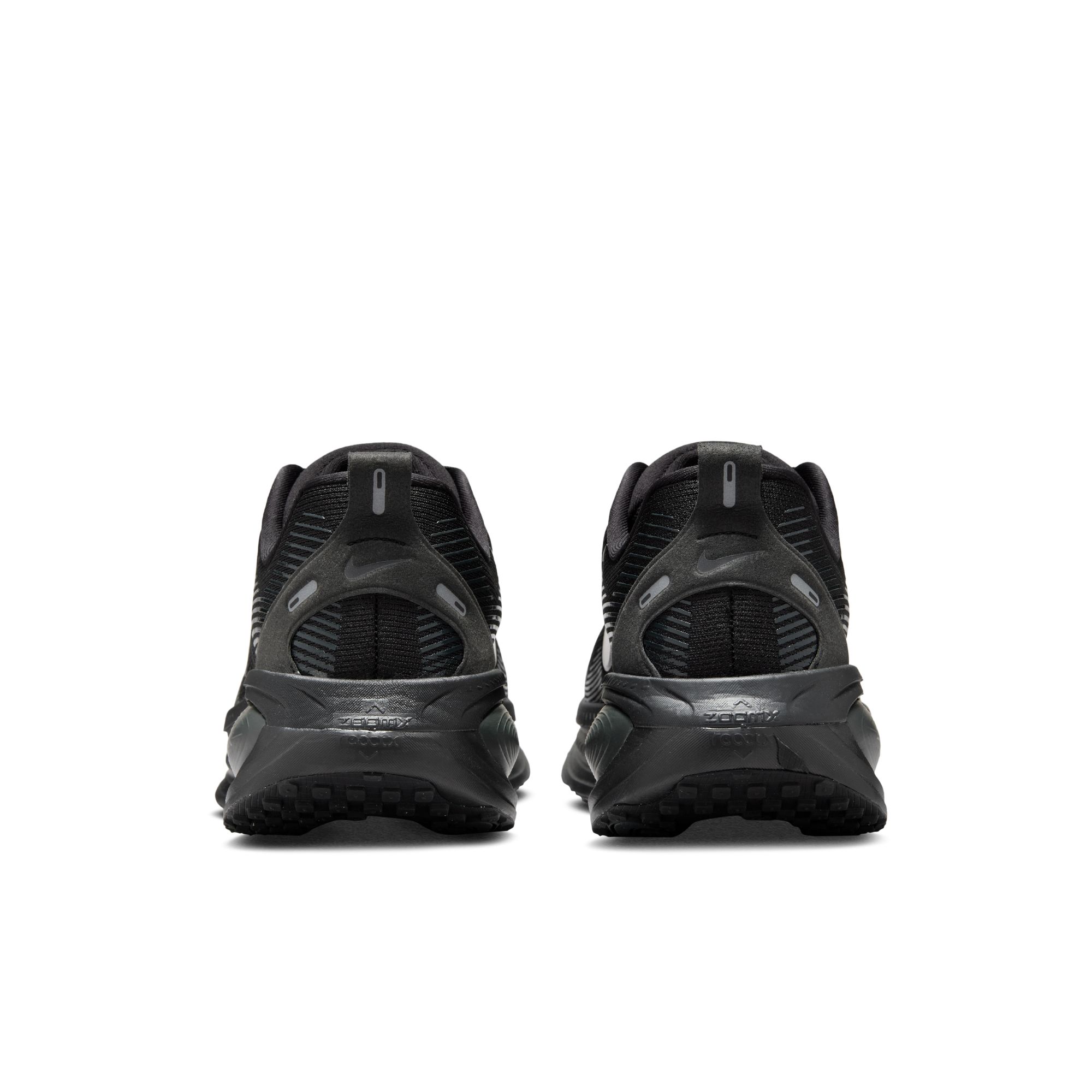 Nike Vomero 18 image number null