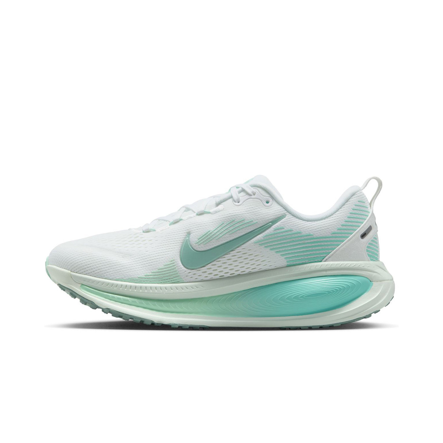 W NIKE VOMERO 18 image number null