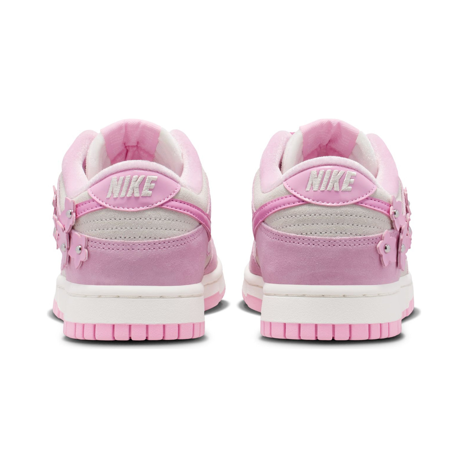 WMNS NIKE DUNK LOW SE FEMME image number null