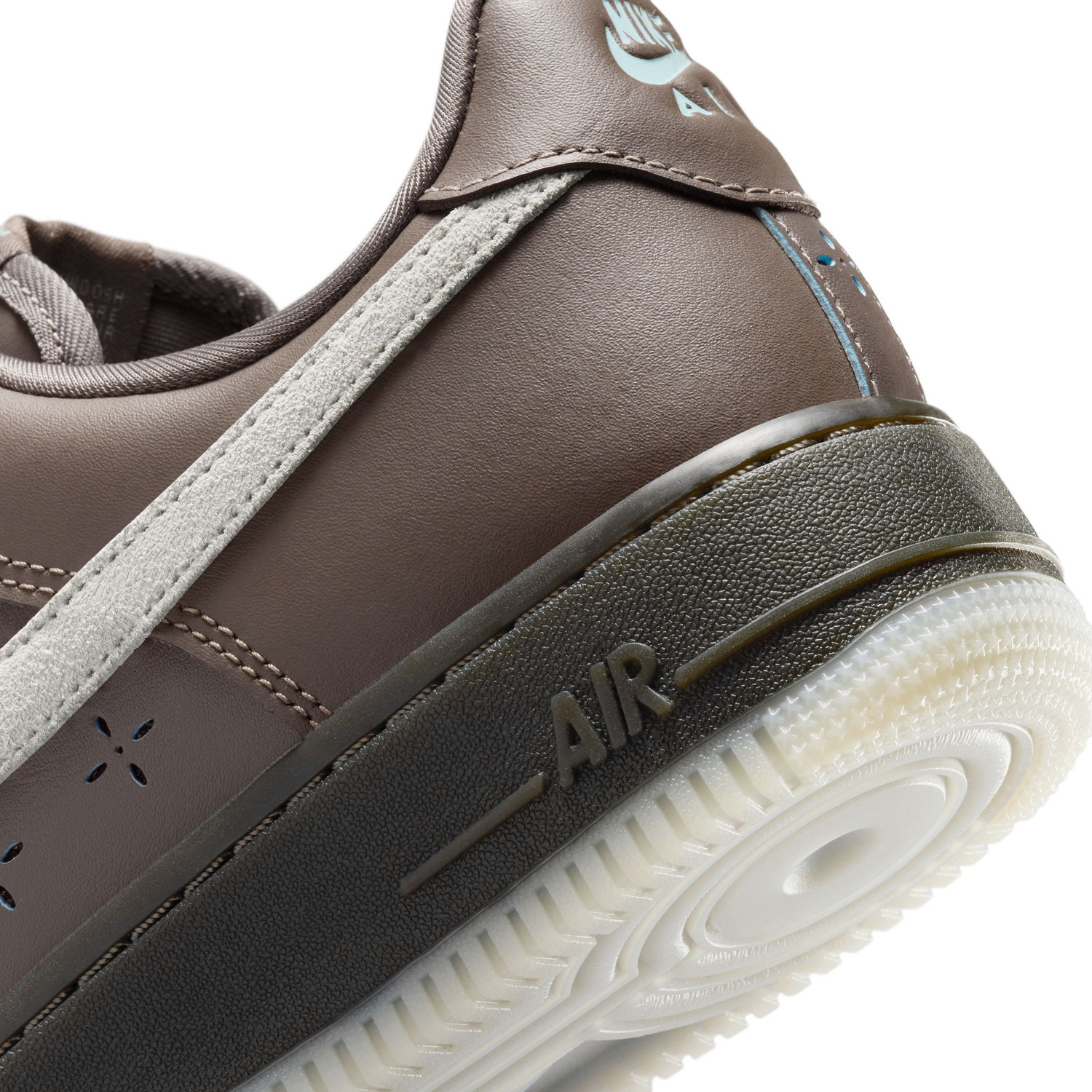 WMNS AIR FORCE 1 ''07 LV8 FMME image number null