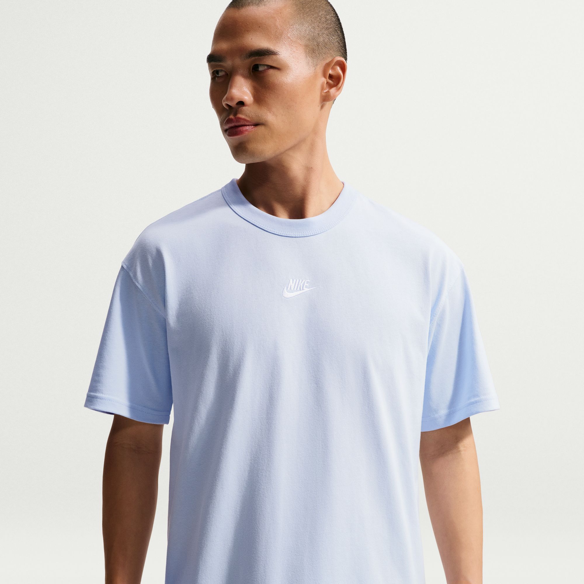 Nike Sportswear Premium Essentials