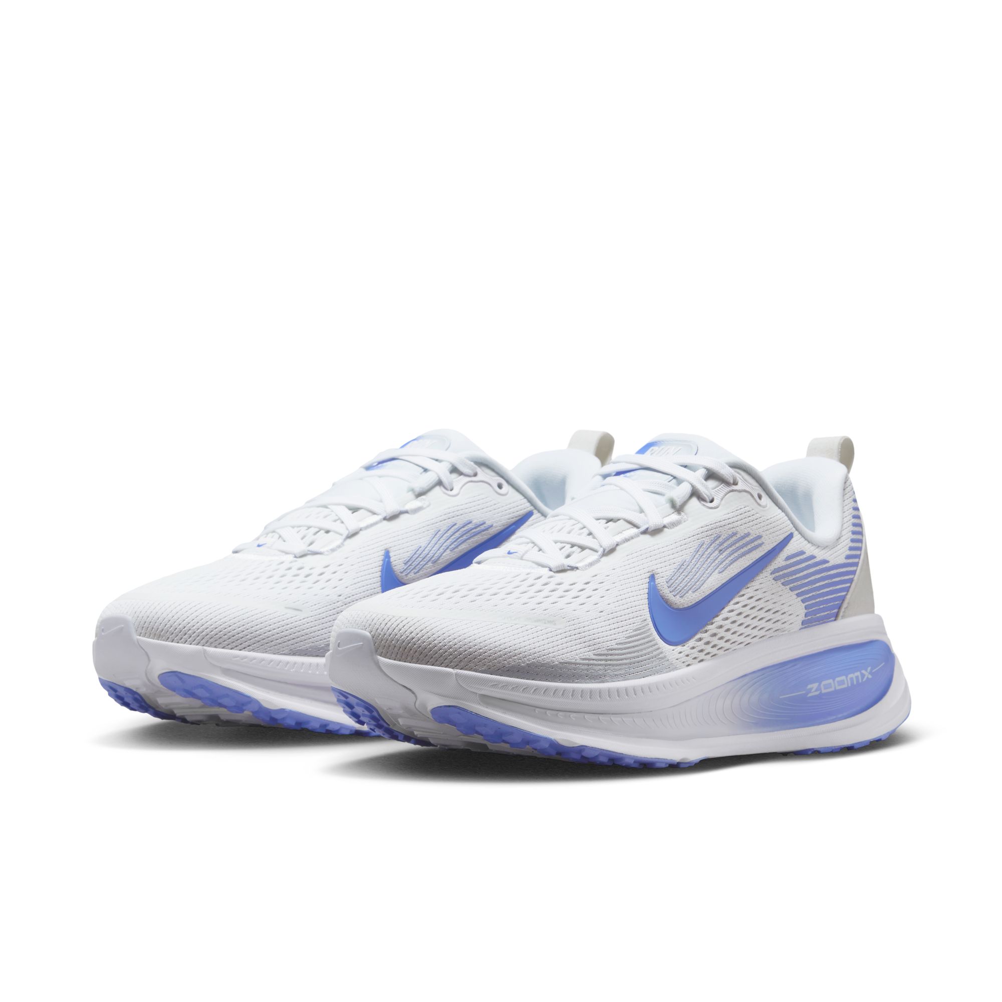W NIKE VOMERO 18 image number null