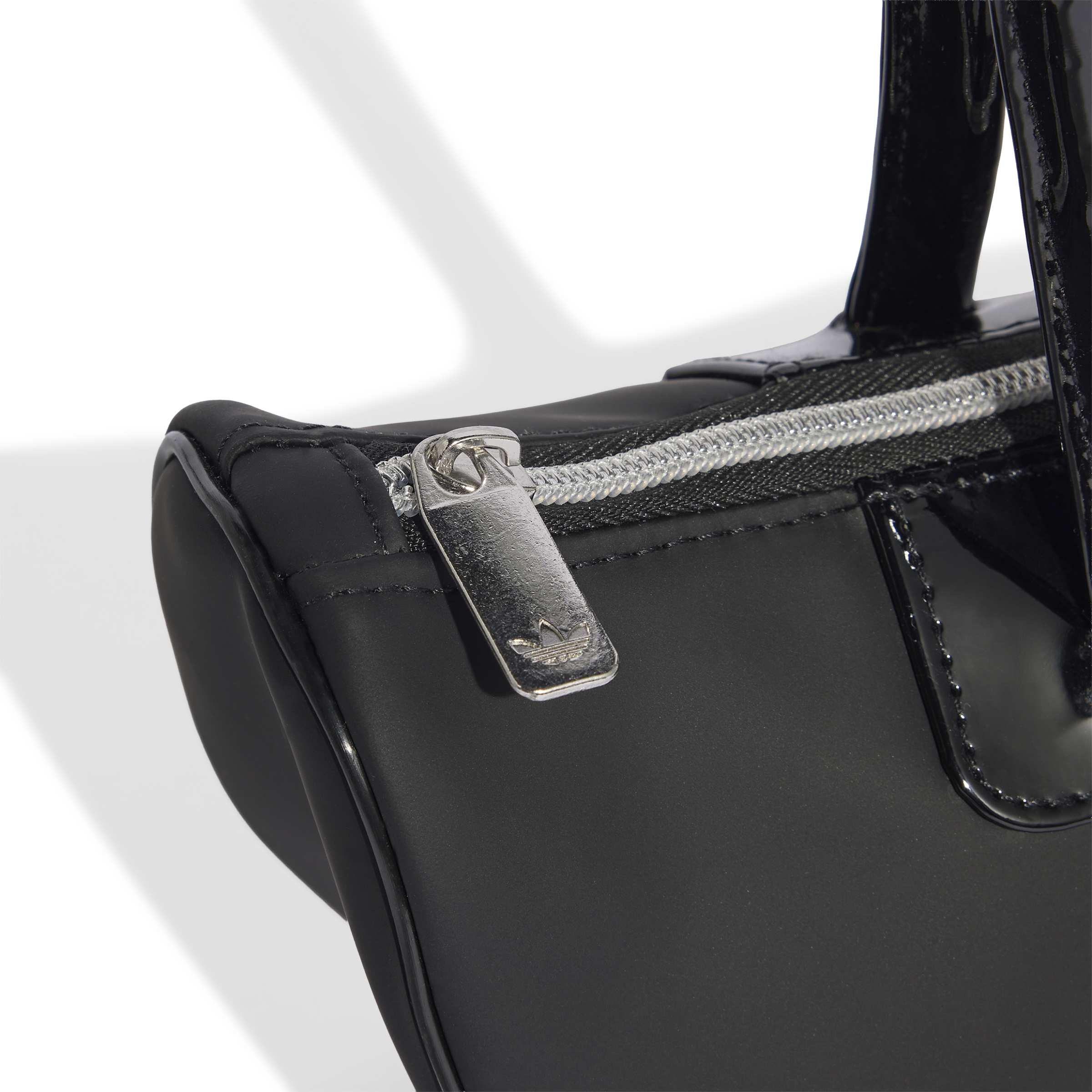 BOWLING BAG image number null