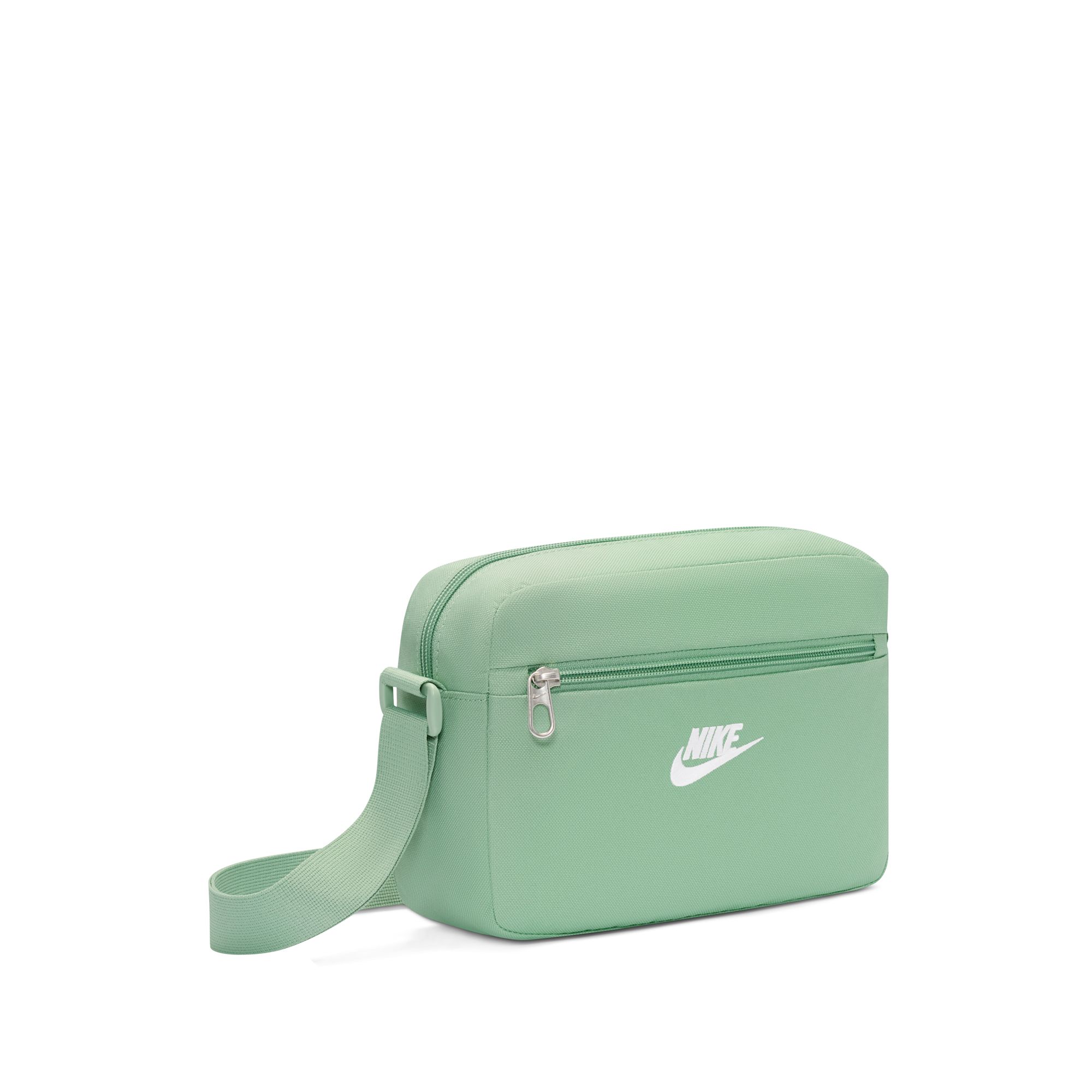 Nike Heritage image number null