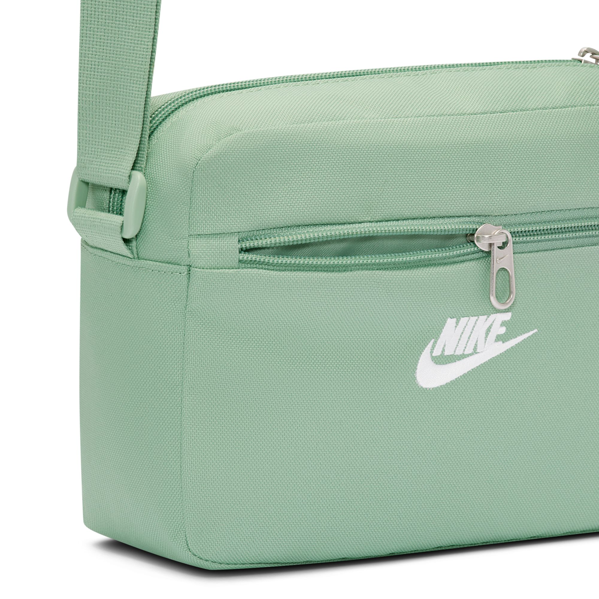 Nike Heritage image number null