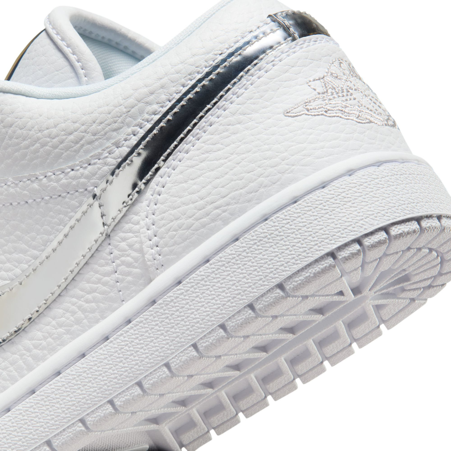 WMNS AIR JORDAN 1 LOW SE image number null