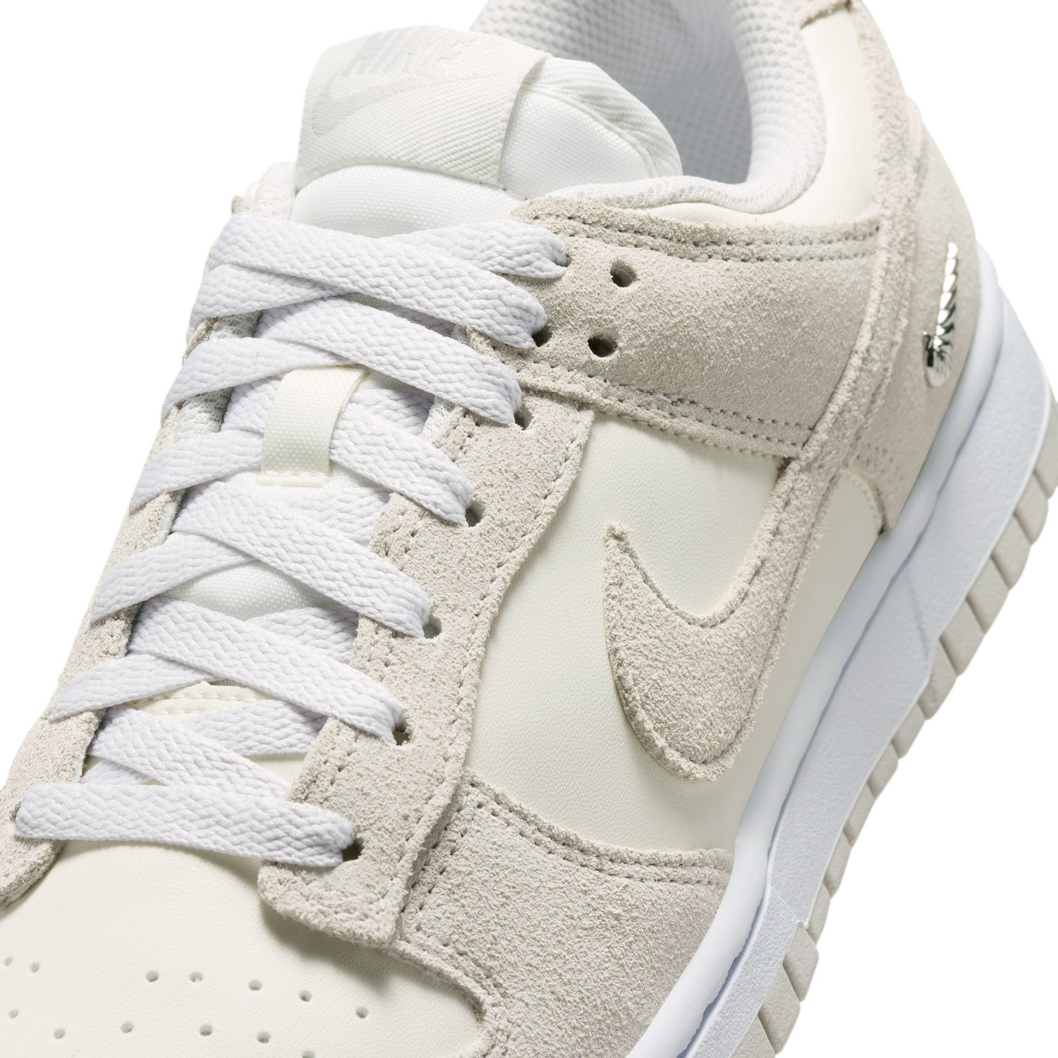 WMNS NIKE DUNK LOW image number null