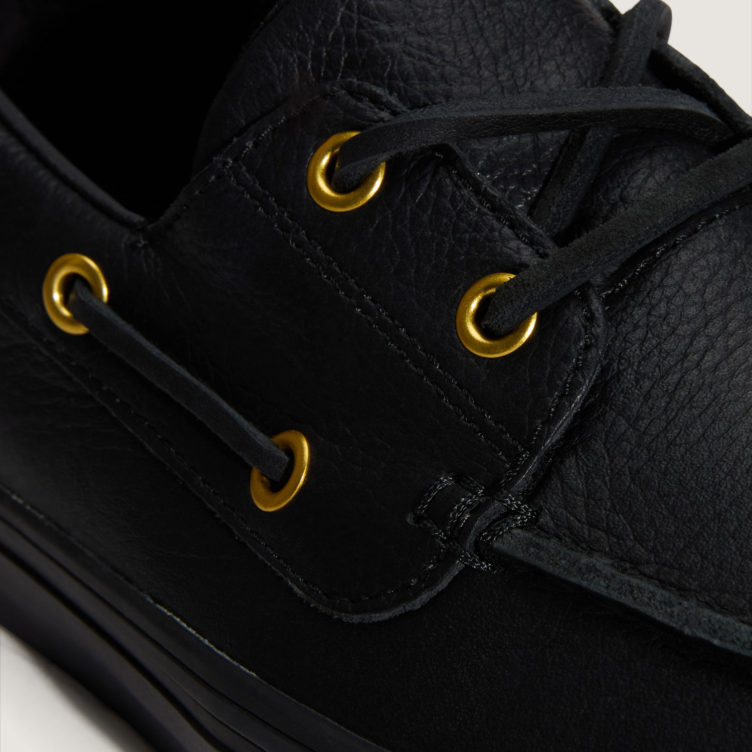 2-EYELET BOAT SHOE image number null