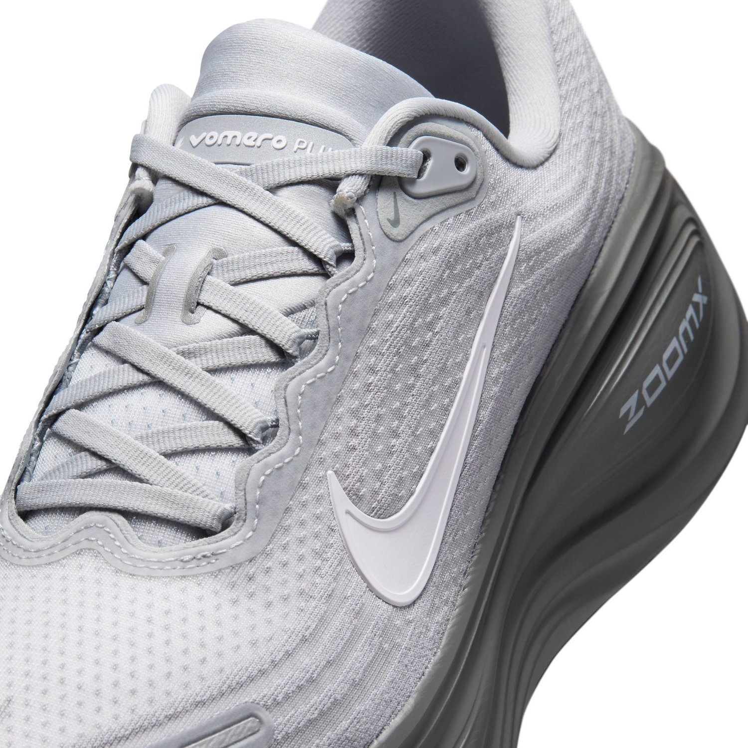 NIKE VOMERO PLUS image number null