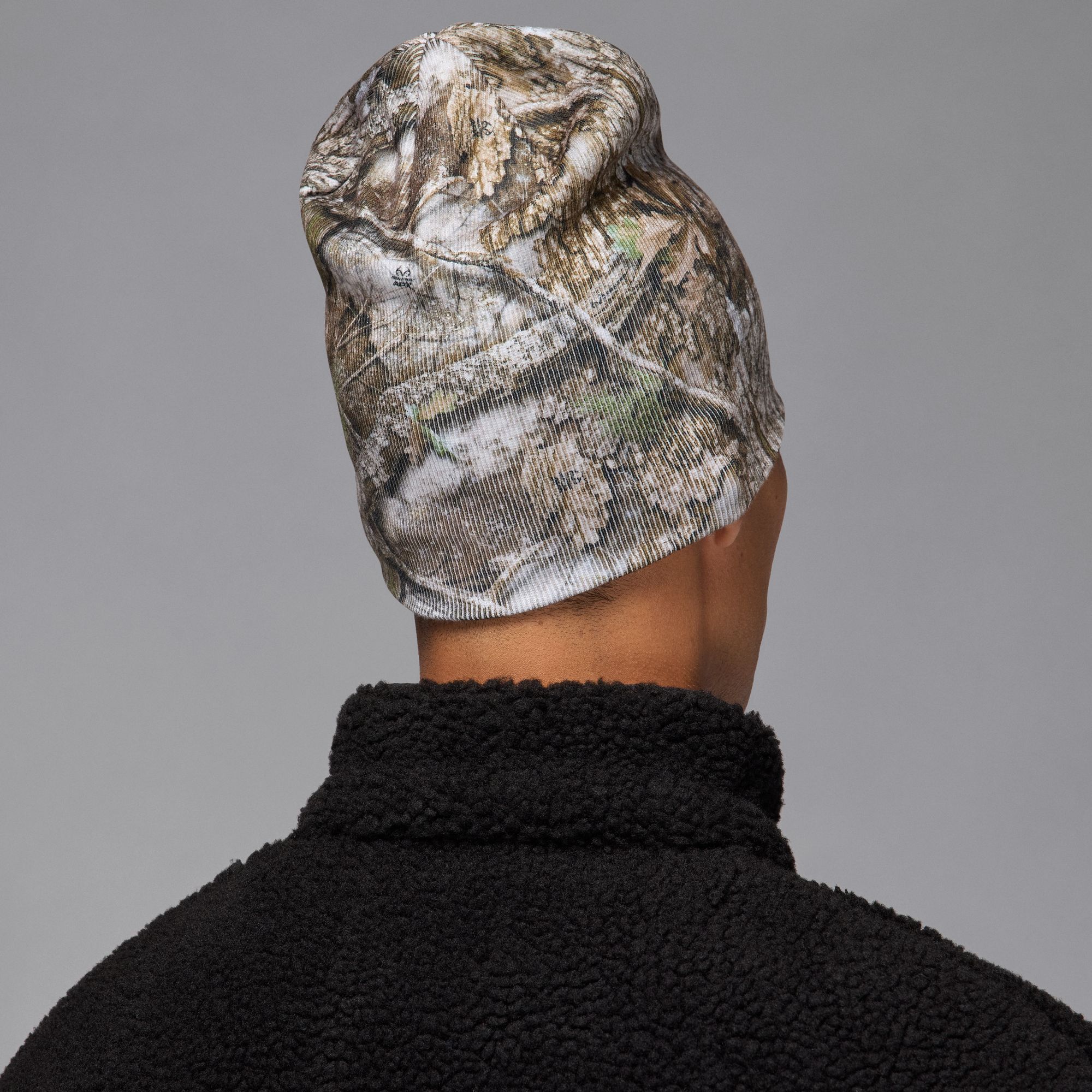 U J PEAK BEANIE BRK RLT GFX image number null