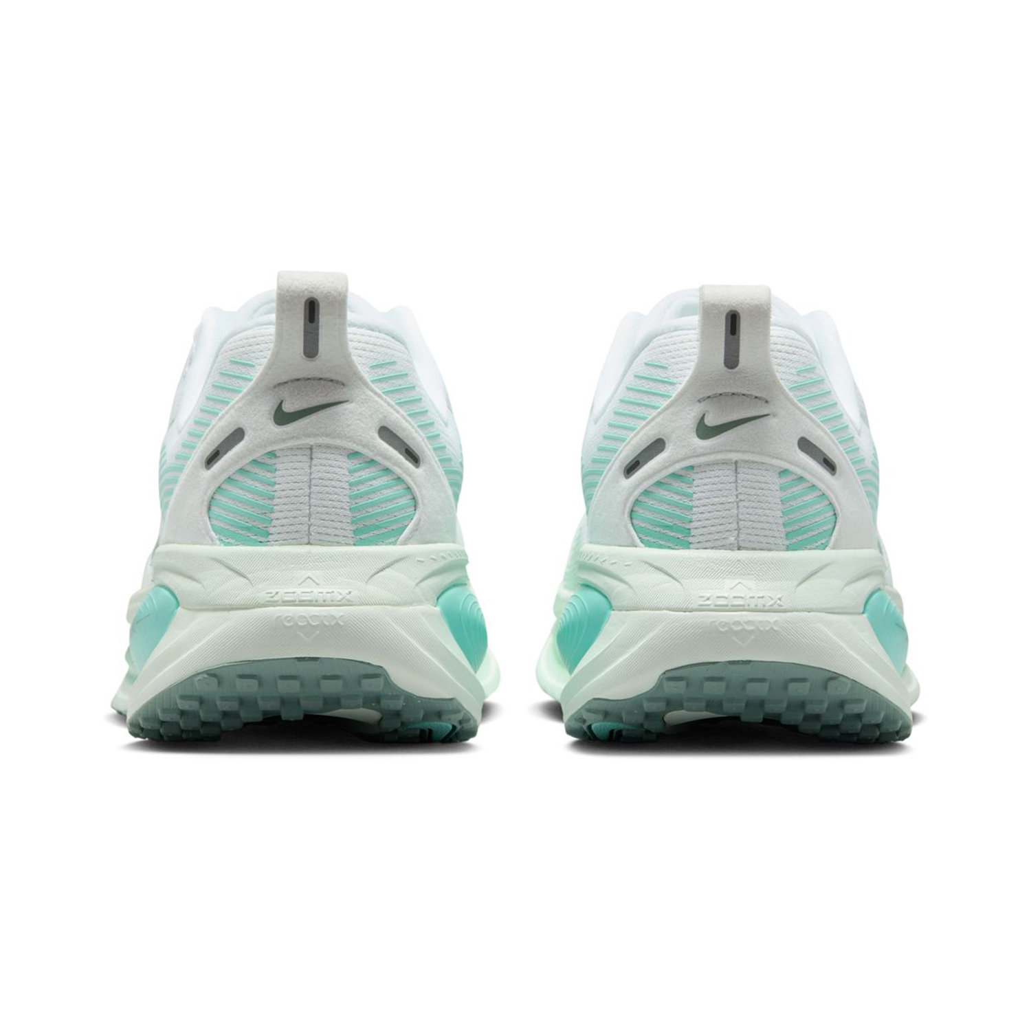 W NIKE VOMERO 18 image number null