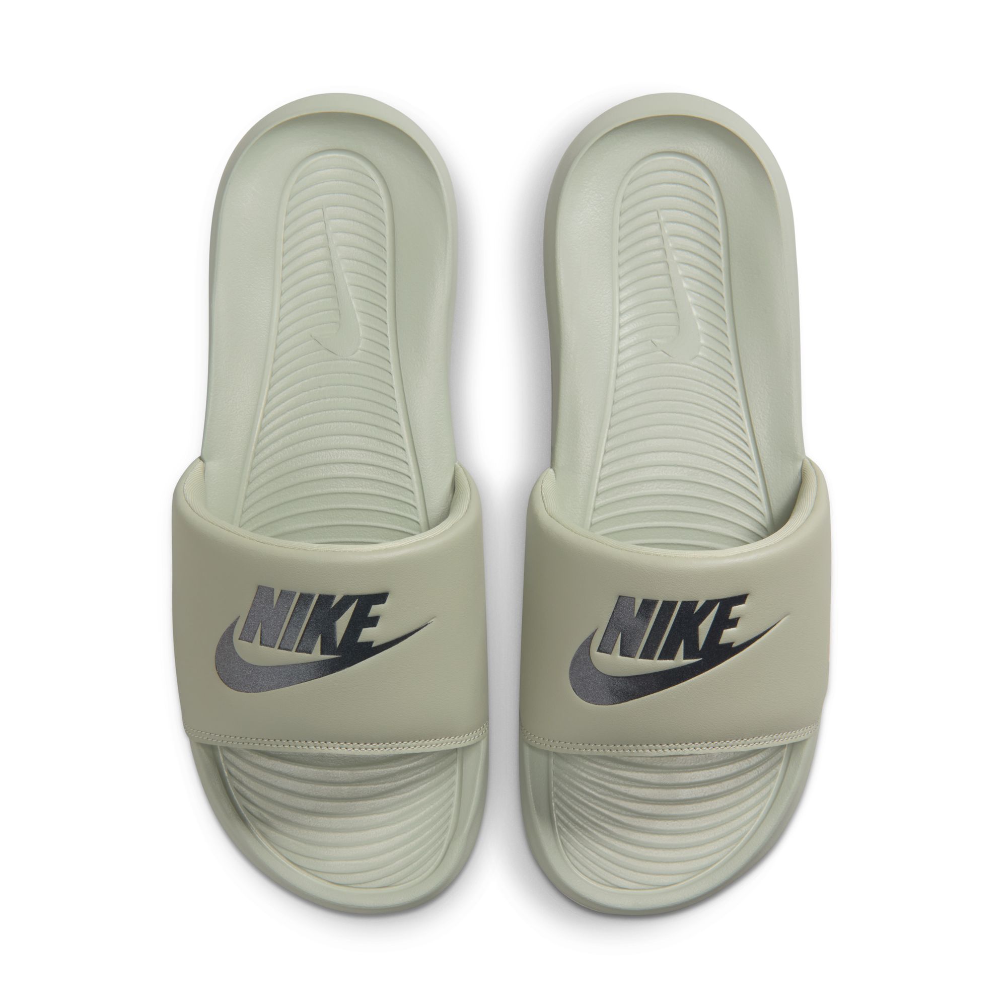 Nike Victori One image number null
