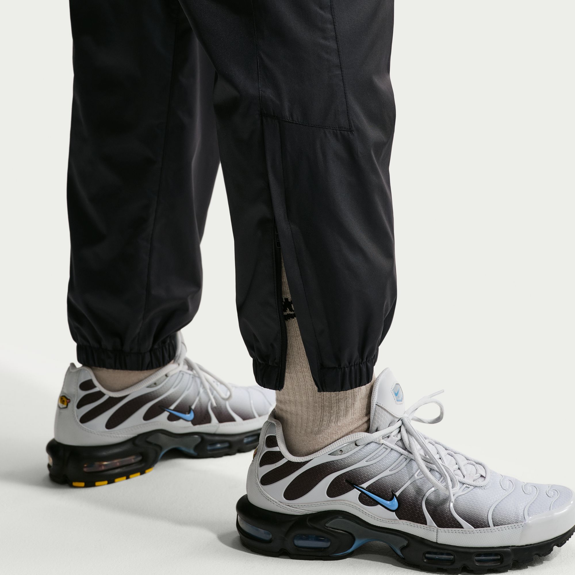 Nike Windrunner image number null