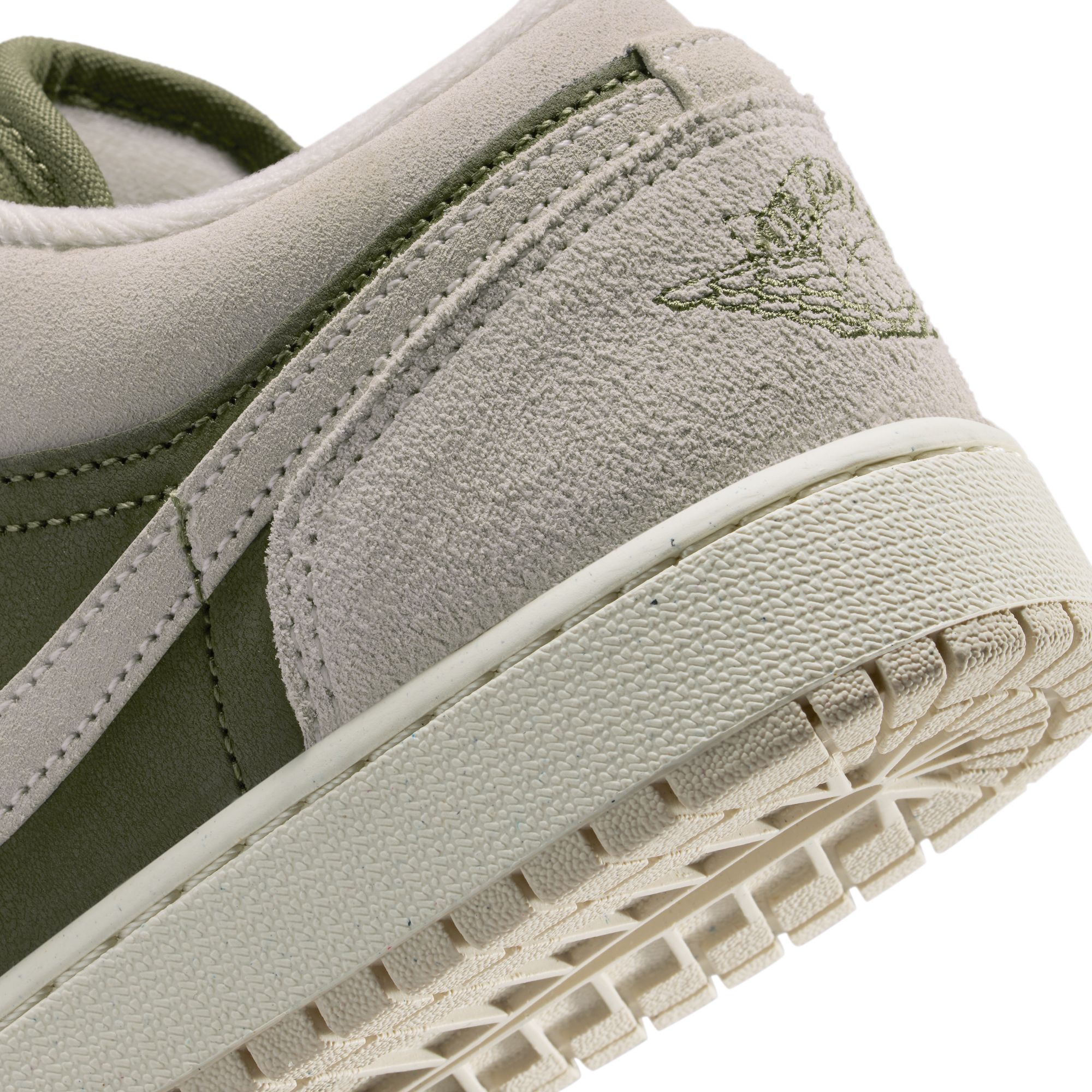 AIR JORDAN 1 LOW SE (GS) image number null