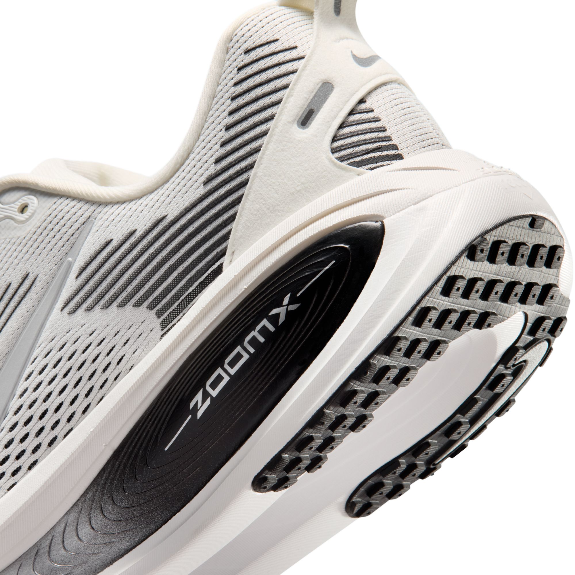 NIKE VOMERO 18 RR image number null