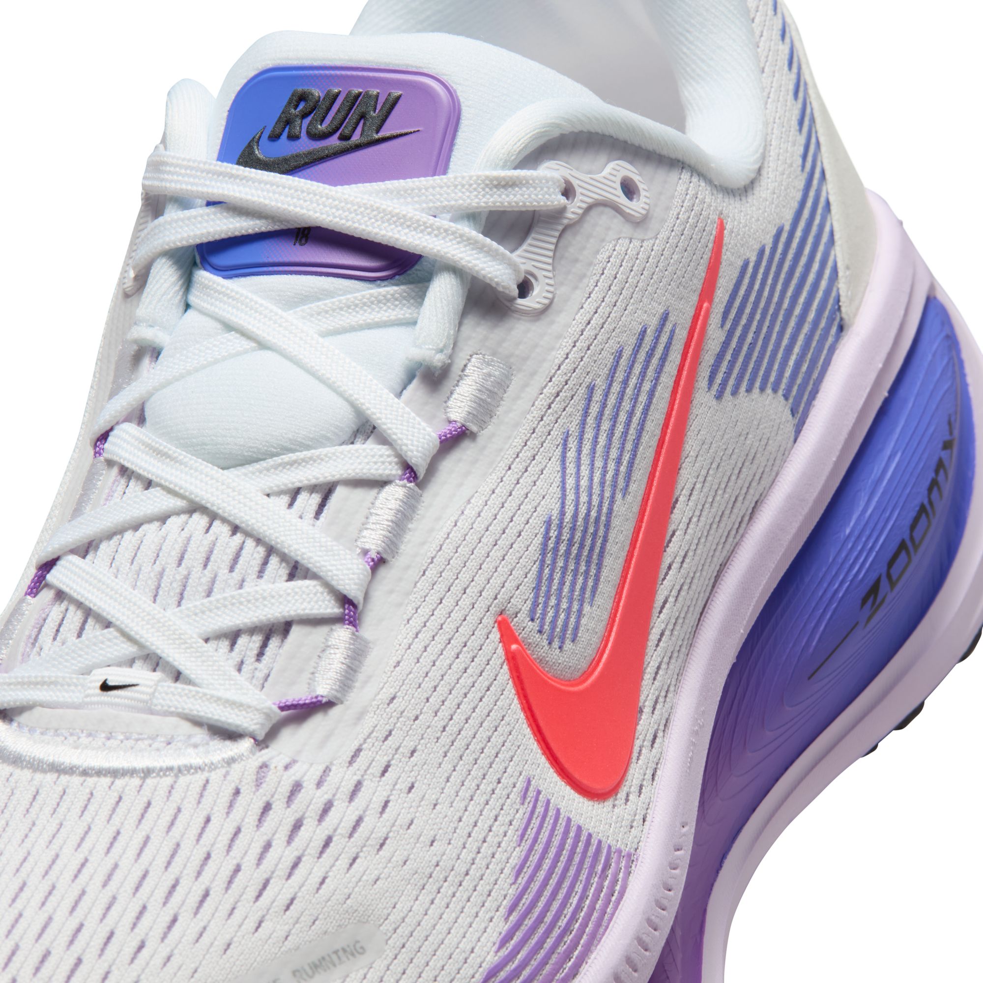 Nike Vomero 18 image number null